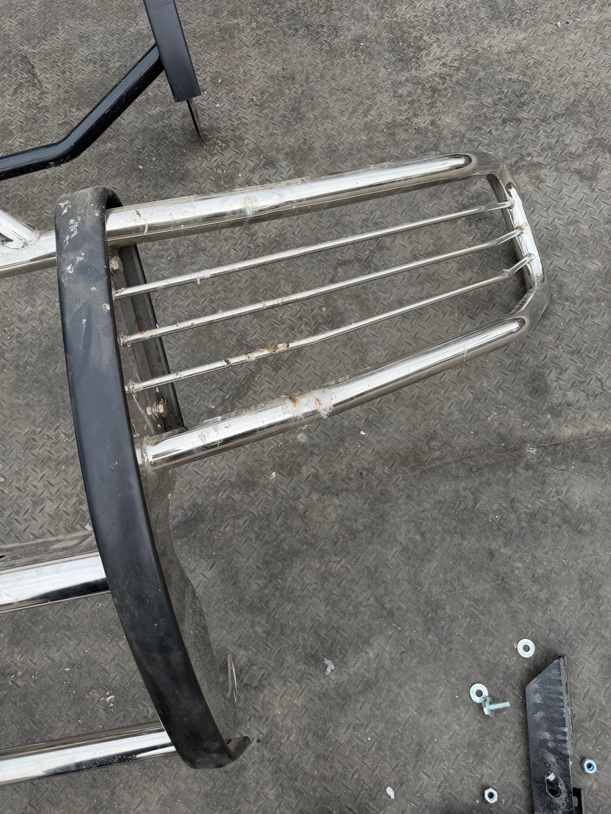 AS IS CHROME GRILL GUARD NO INFO NO BRACKETS NO HARDWARE