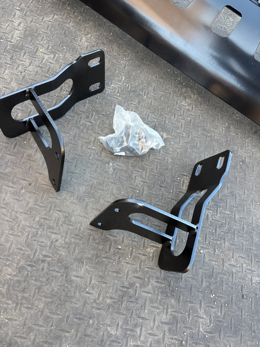 11-16 Ford F-250 F-350 F-450 F-550 Super Duty Black Bully Bull Bar