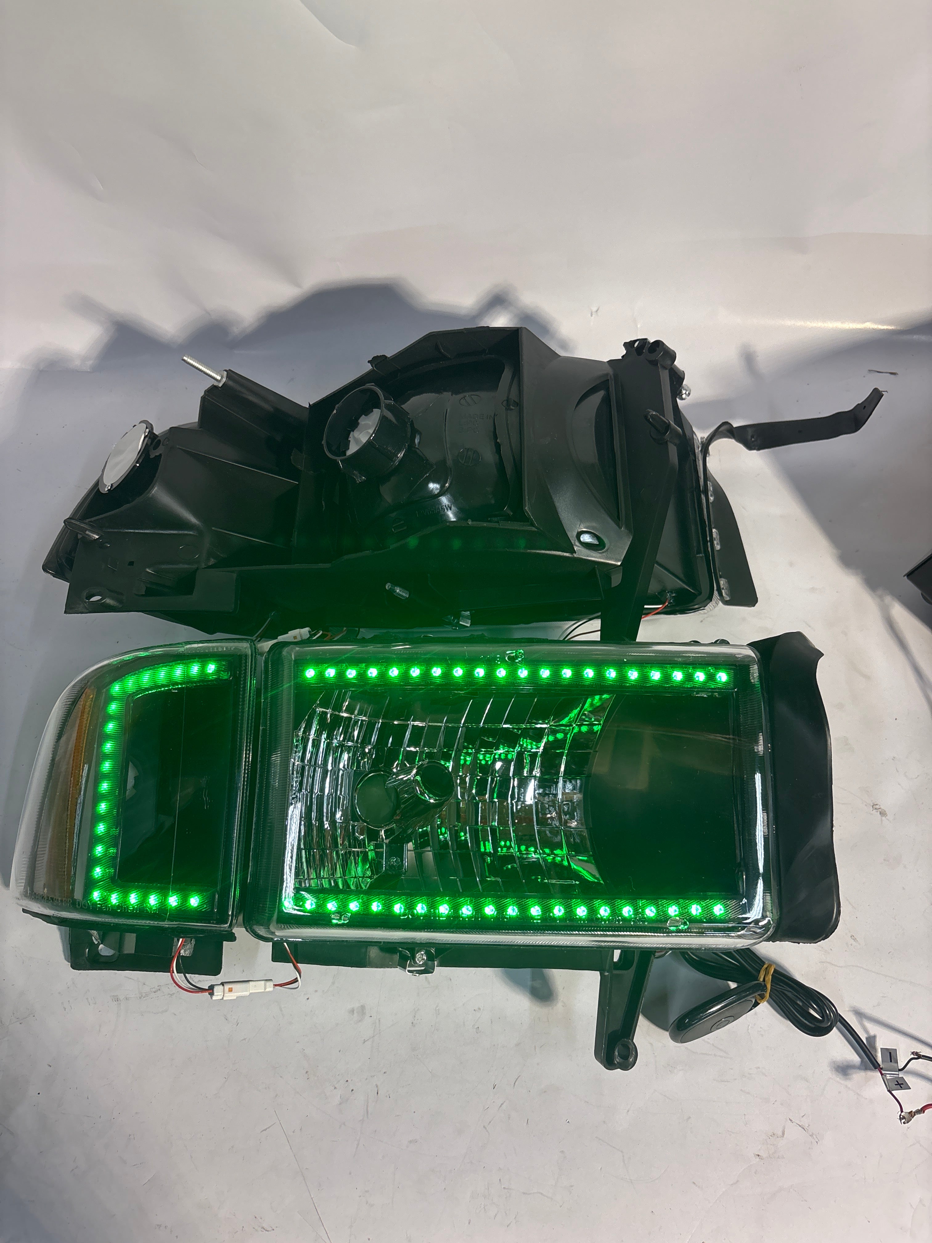 94-01 Dodge Ram 1500 94-02 Dodge Ram 2500 RBG Black Amber Headlights