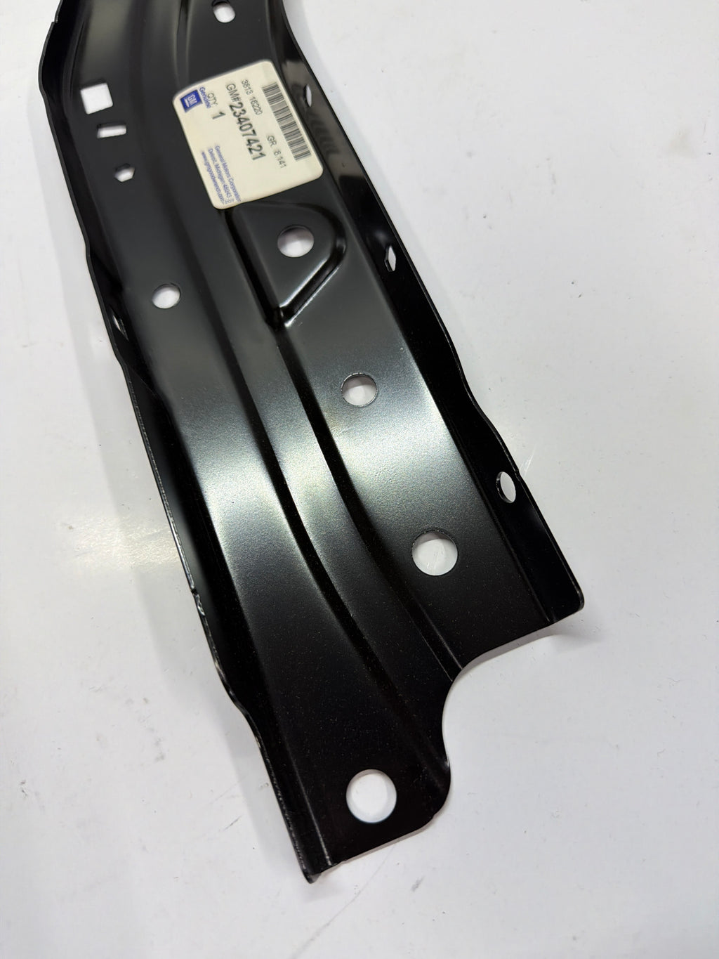 84199117 Genuine GM 16-23 Camaro Front Driver Side Fender Front Brace