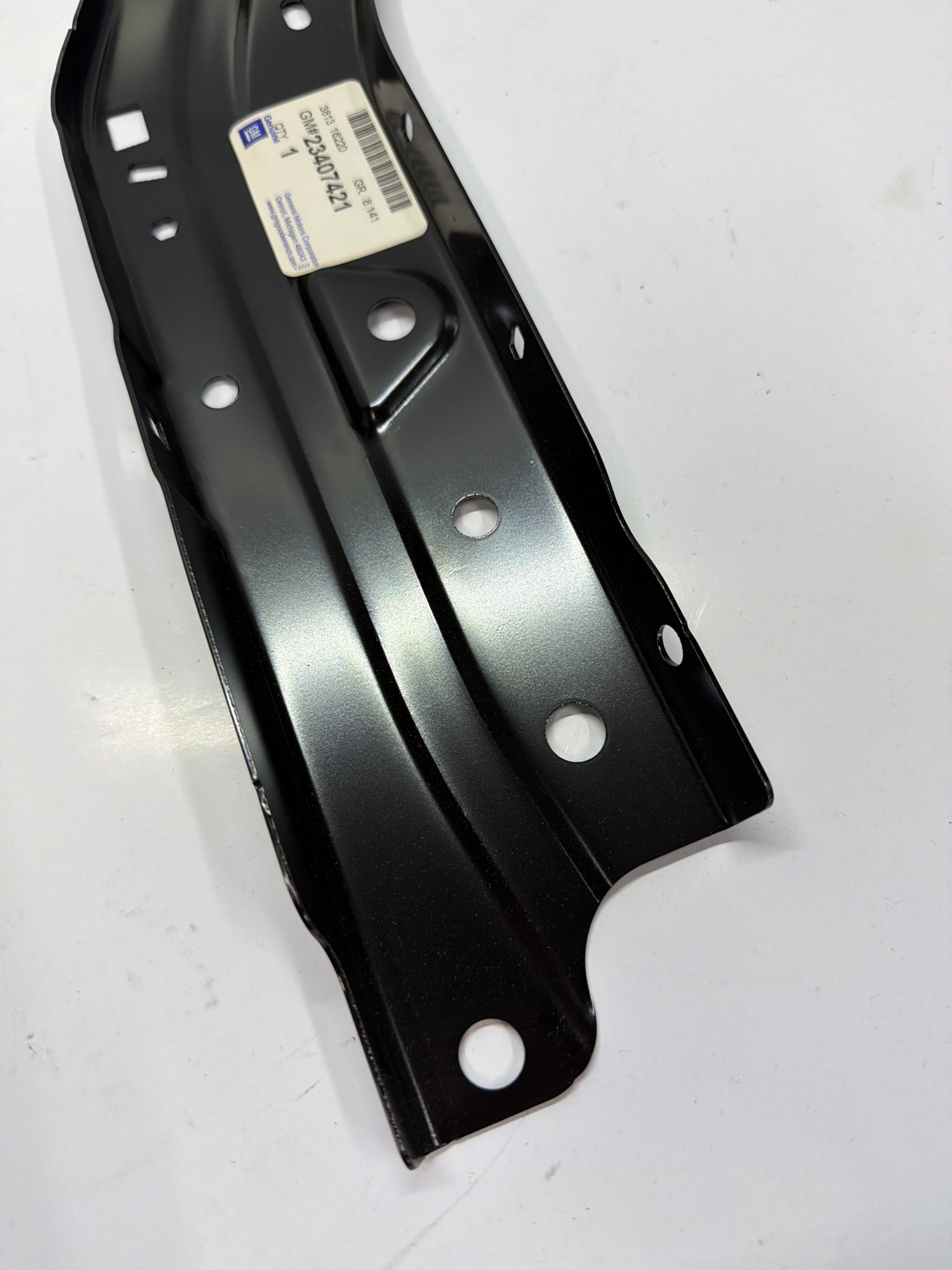 84199117 Genuine GM 16-23 Camaro Front Driver Side Fender Front Brace