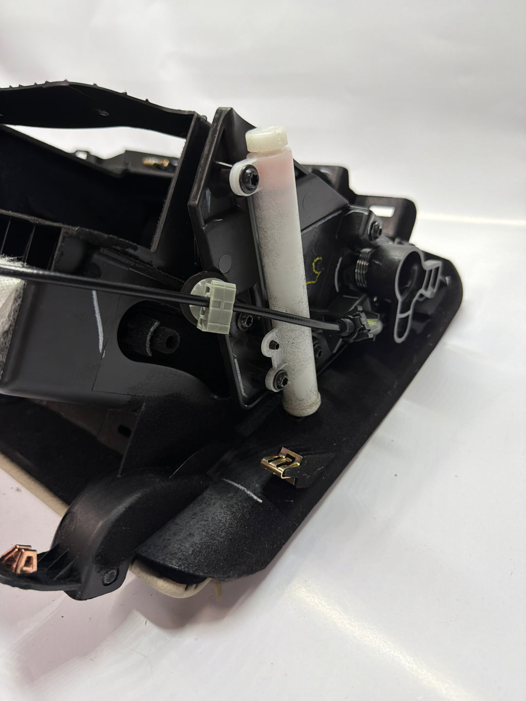 23158641 Shale Instrument Panel Compartment - GM GLOVE BOX 13-19 CADILLAC XTS