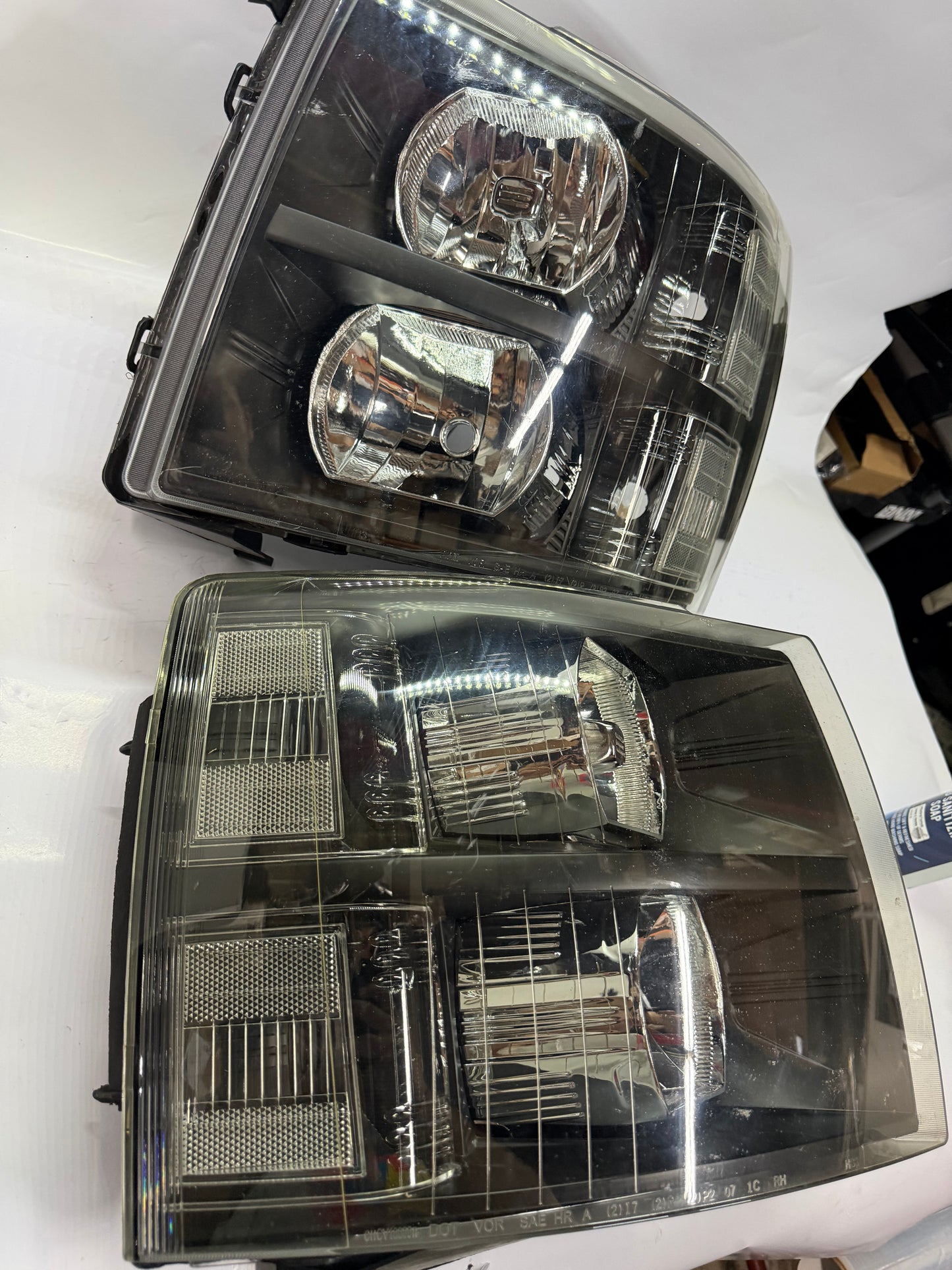 AS IS 07-13 CHEVY SILVERADO BLACK CLEAR HEADLIGHTS