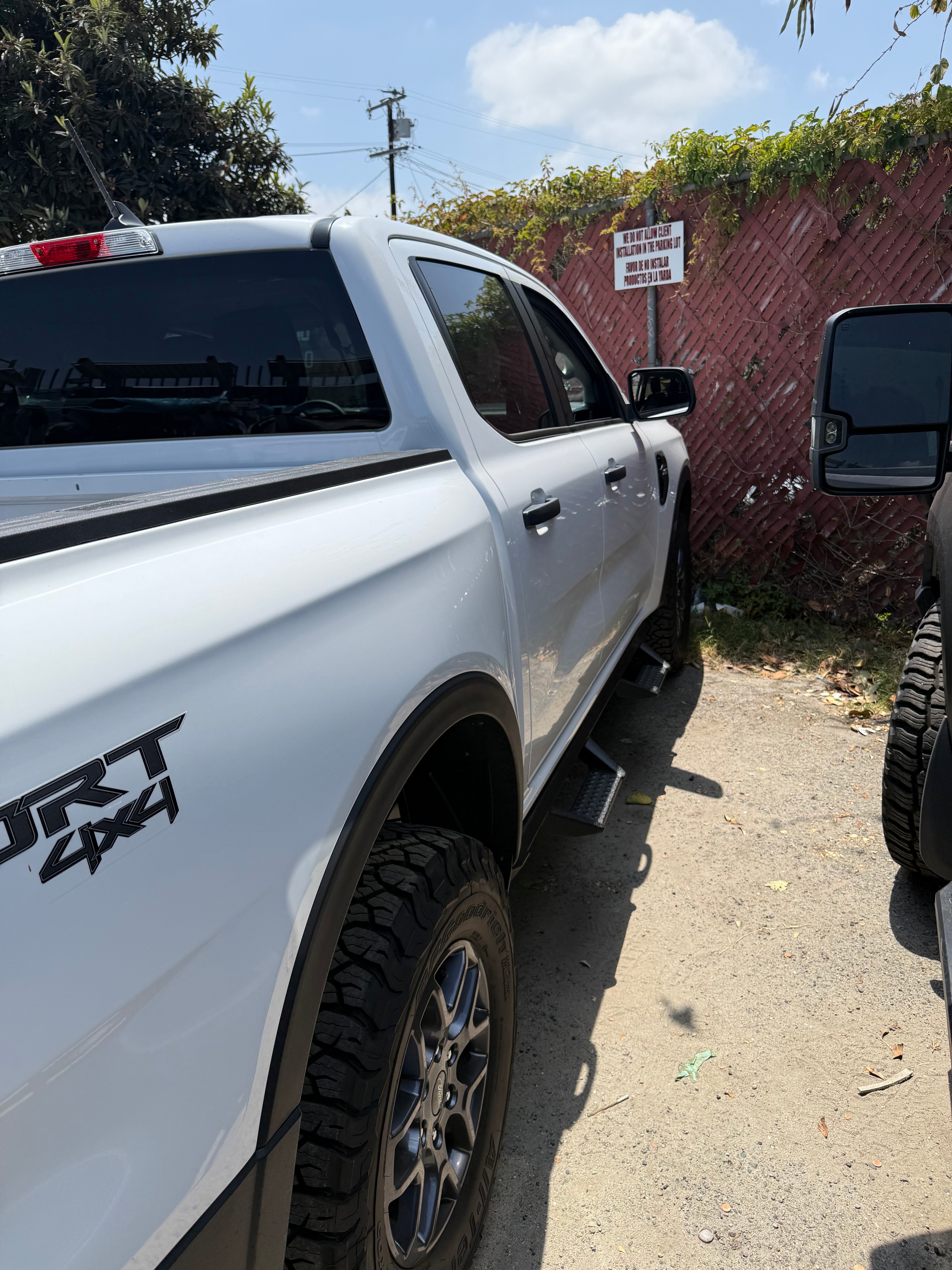 19-26 FORD RANGER CREW CAB OFF ROAD POWDER COATED RUNNING BOARDS SIDESTEPS STEPPERS ESCALON