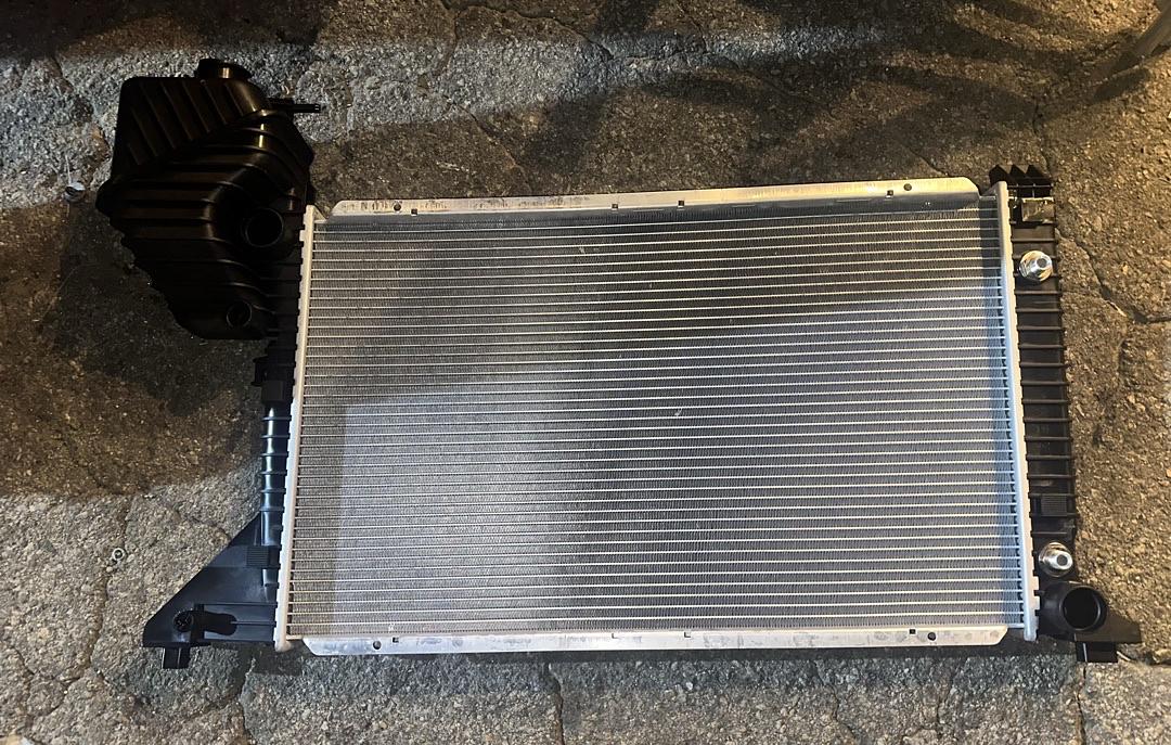 02-06 DODGE FRIEGHTLINER SPRINTER 2500 3500 2.7L ALUMINUM RADIATOR OEM-RA-2796