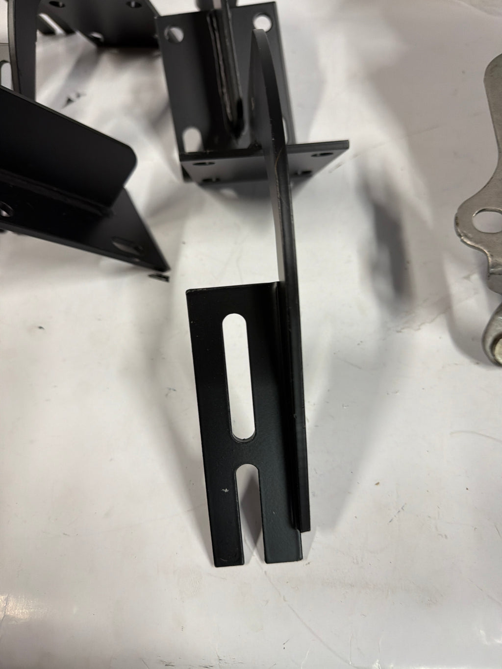 99-16 ford super duty steel running board brackets 6pcs complete with hardware for crew cab super cab or regular cab