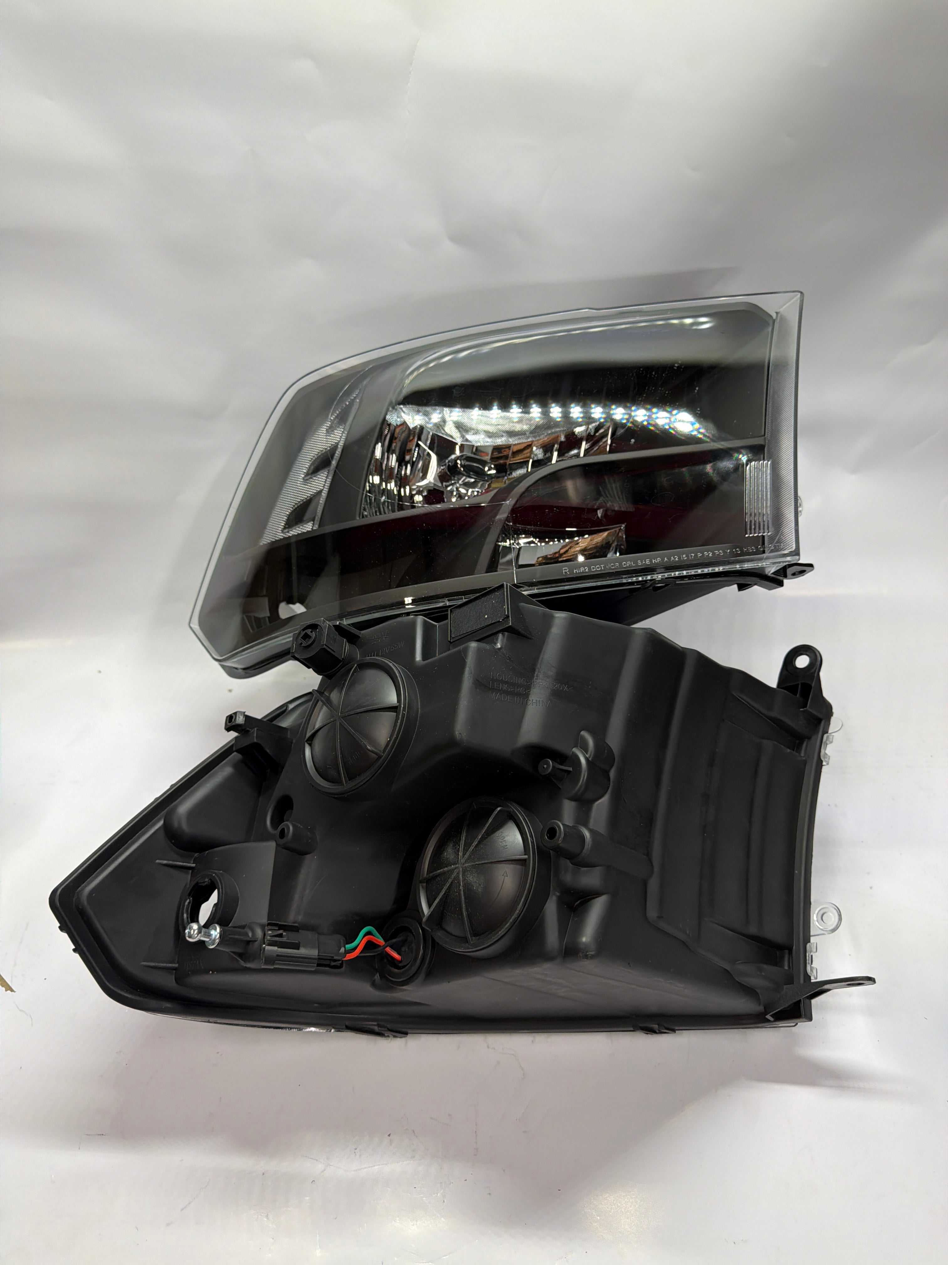 09-17 DODGE RAM 1500 10-17 RAM 2500 3500 BLACK HOUSING AND CLEAR HEADLIGHTS