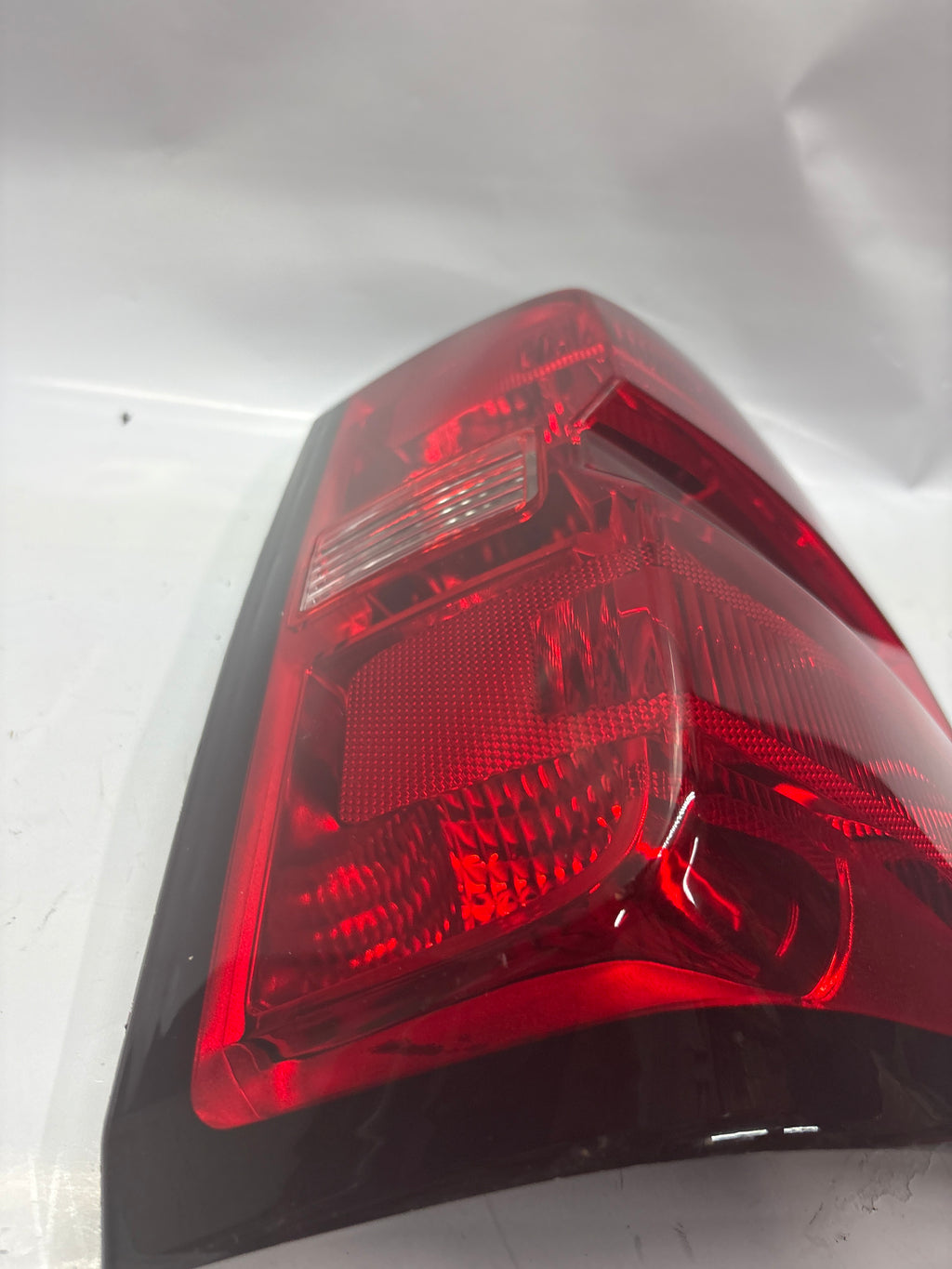 TL-ZTL-010-RD-L Tail Lights (Left) 14-19 Chevy Silverado 1500-3500HD,15-19 GMC Sierra 3500HD