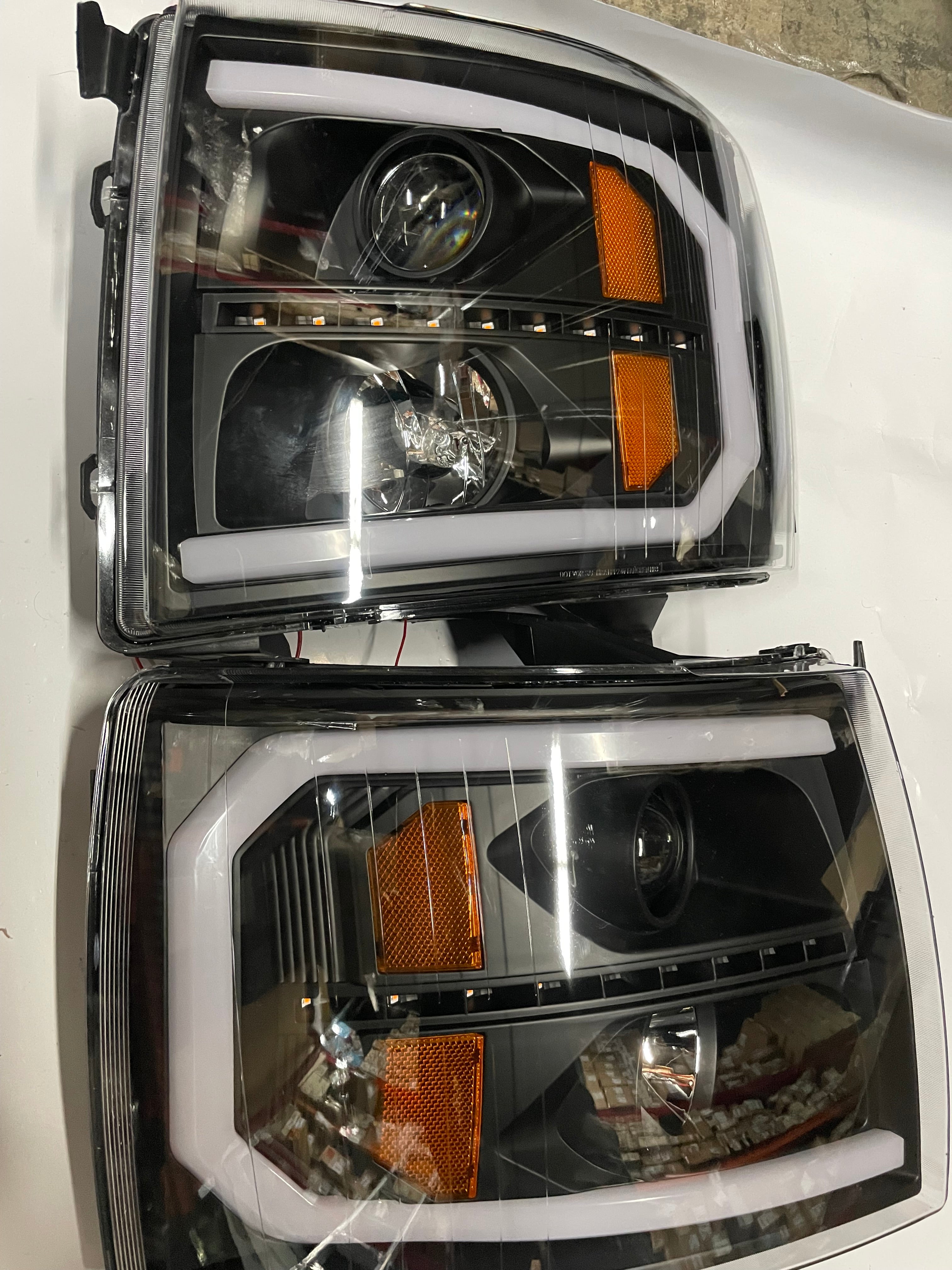 LED DRL + SEQUENTIAL CHASING TURN SIGNAL PROJECTOR HEADLIGHT LAMP SET, BLACK/AMBER