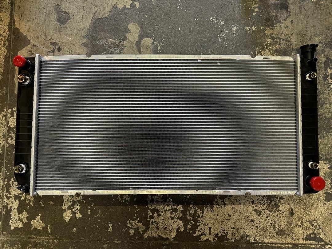 1-ROW OE STYLE BOLT-ON ALUMINUM CORE RADIATOR COMPATIBLE WITH 94-99 C/K1500 2500 3500  OEM-RA-1693