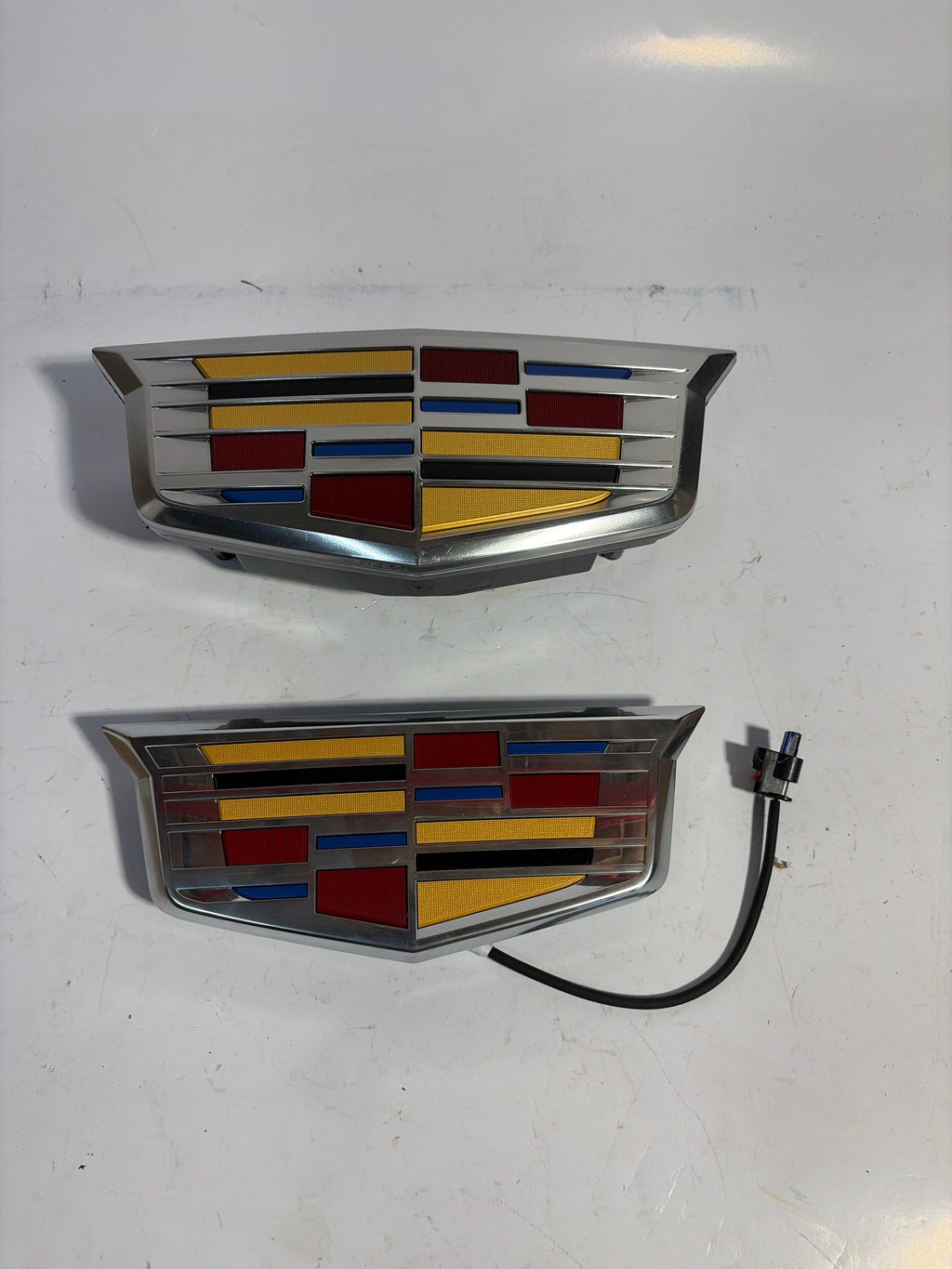 85788443 + 84380084 front LED and rear emblem for 2021-2026 Cadillac Escalade