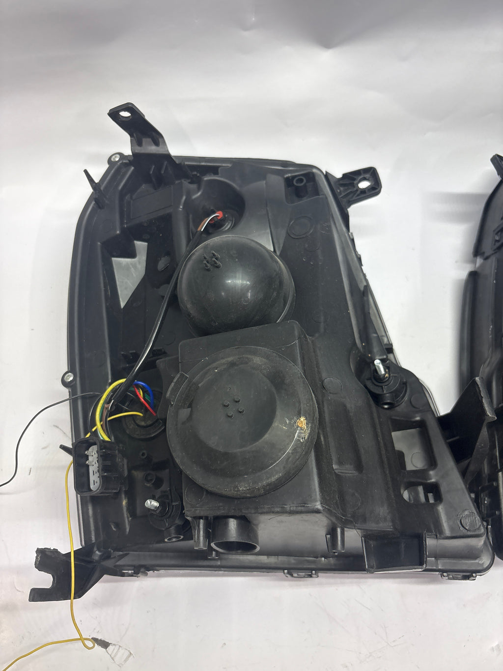 HL-LB-CE07-BK-CL1-ASIS 07-14 Cadillac Escalade Black Clear LED Headlights USED