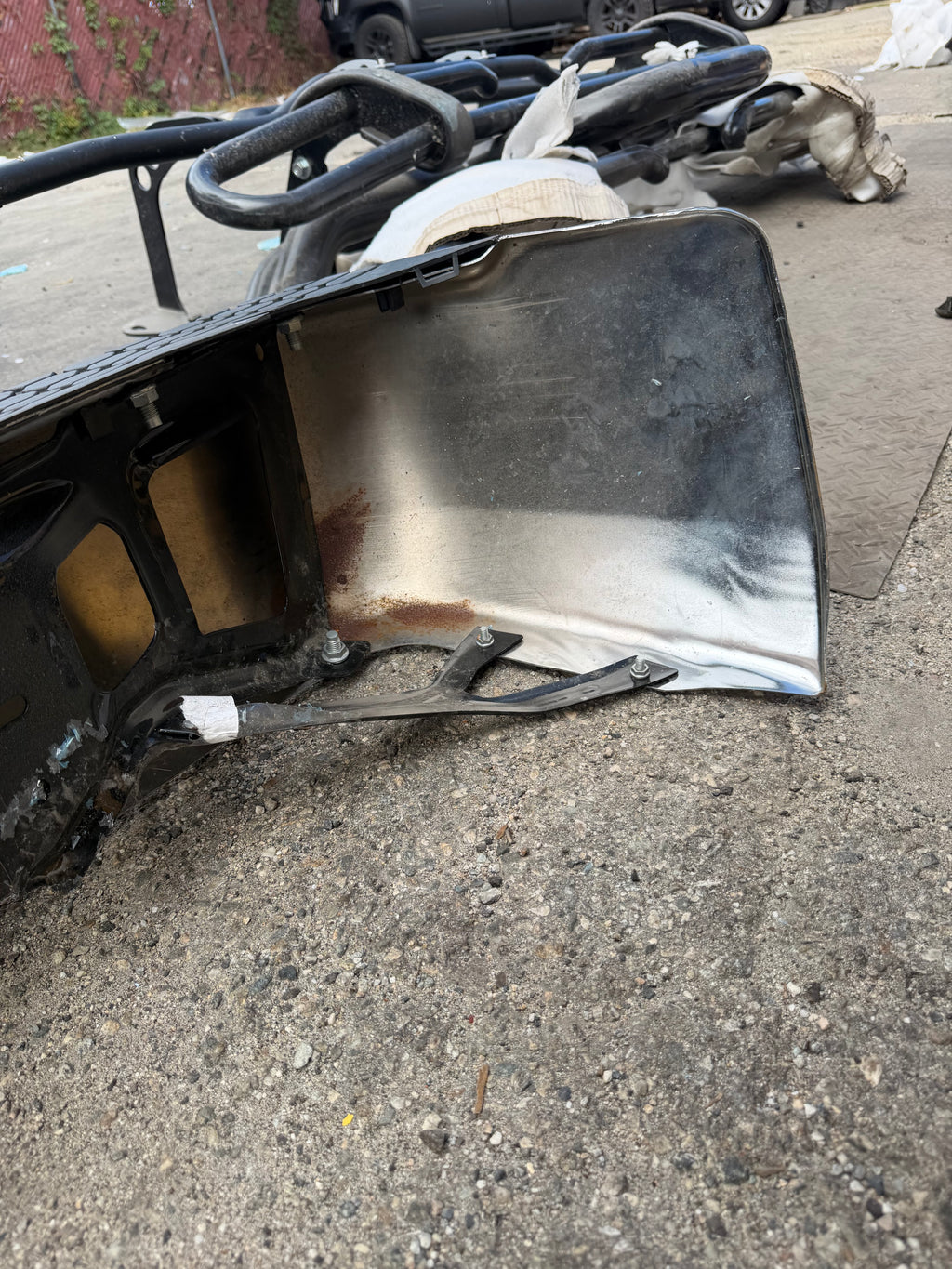 09-18 DODGE RAM 1500 CHROME REAR BUMPER NO SENSOR HOLES AS IS