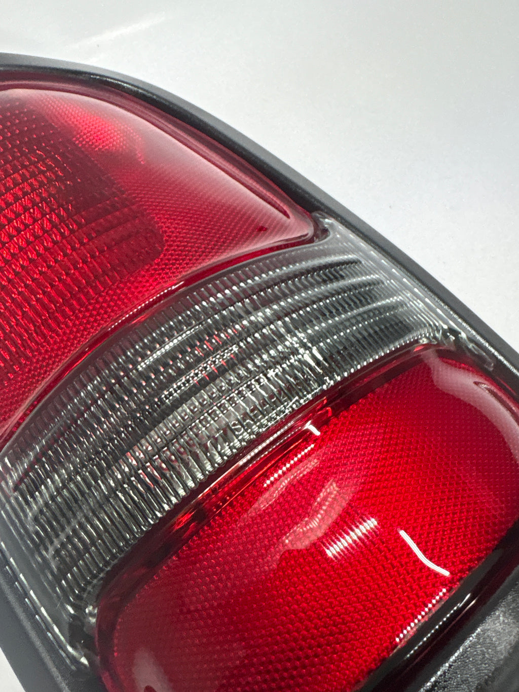 94-01 Dodge Ram 1500 94-02 Dodge Ram 2500 3500 Right Side Taillight OE Style