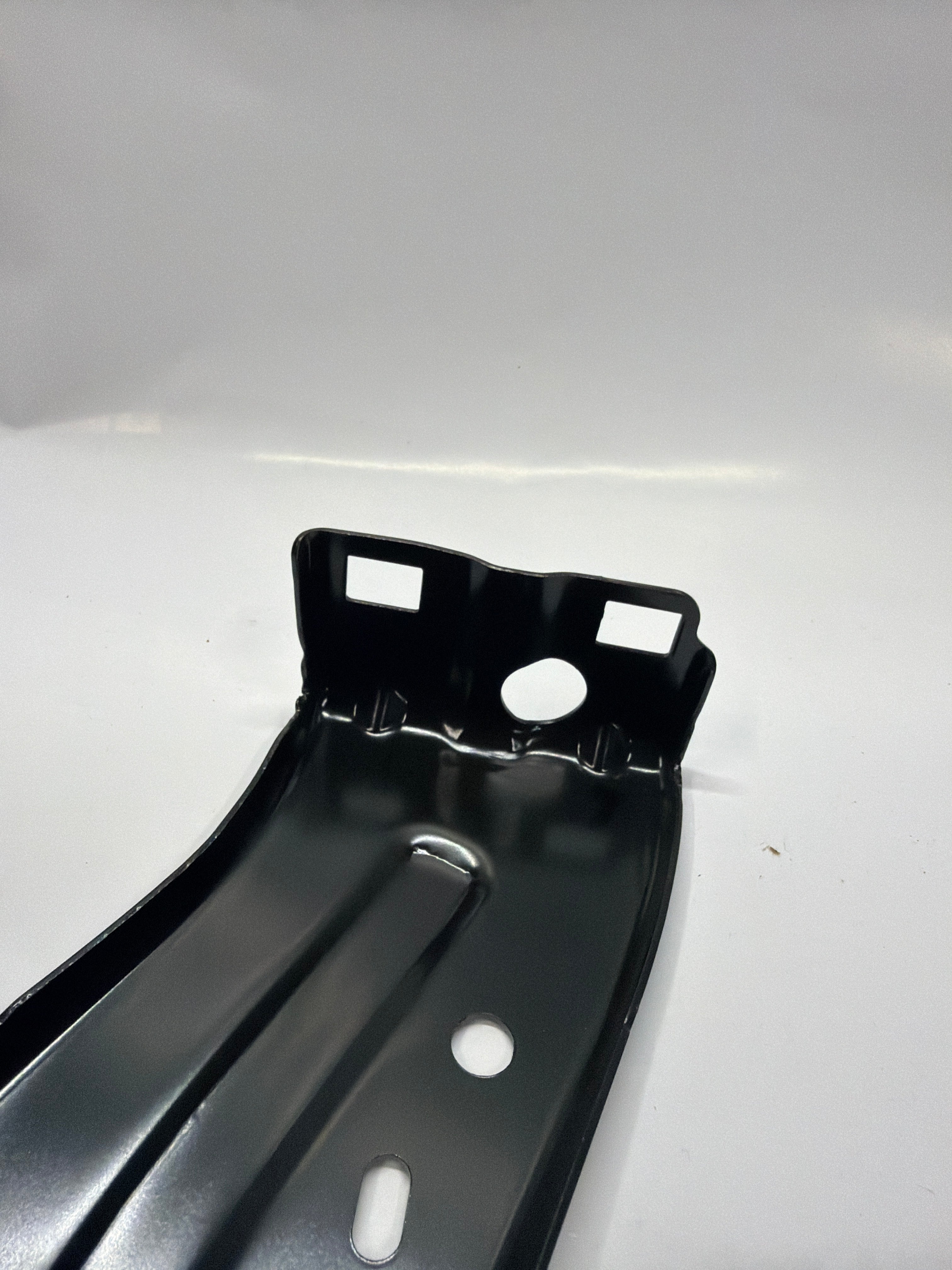 84199117 Genuine GM 16-23 Camaro Front Driver Side Fender Front Brace