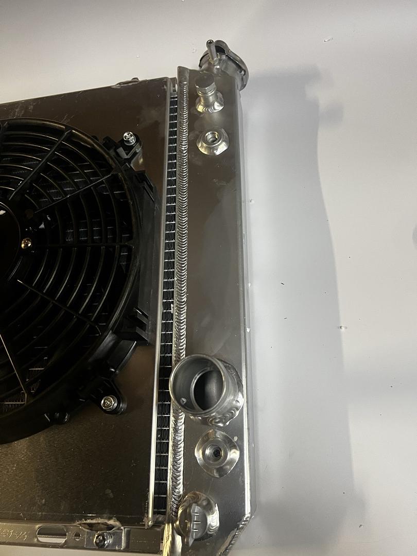 3 ROW RADIATOR WITH FAN SHROUD 82-92 CAMARO FIREBIRD TRANS AM 2.5L 3.1L 3.8L V6 V8 RA+FS-CAMARO82-3