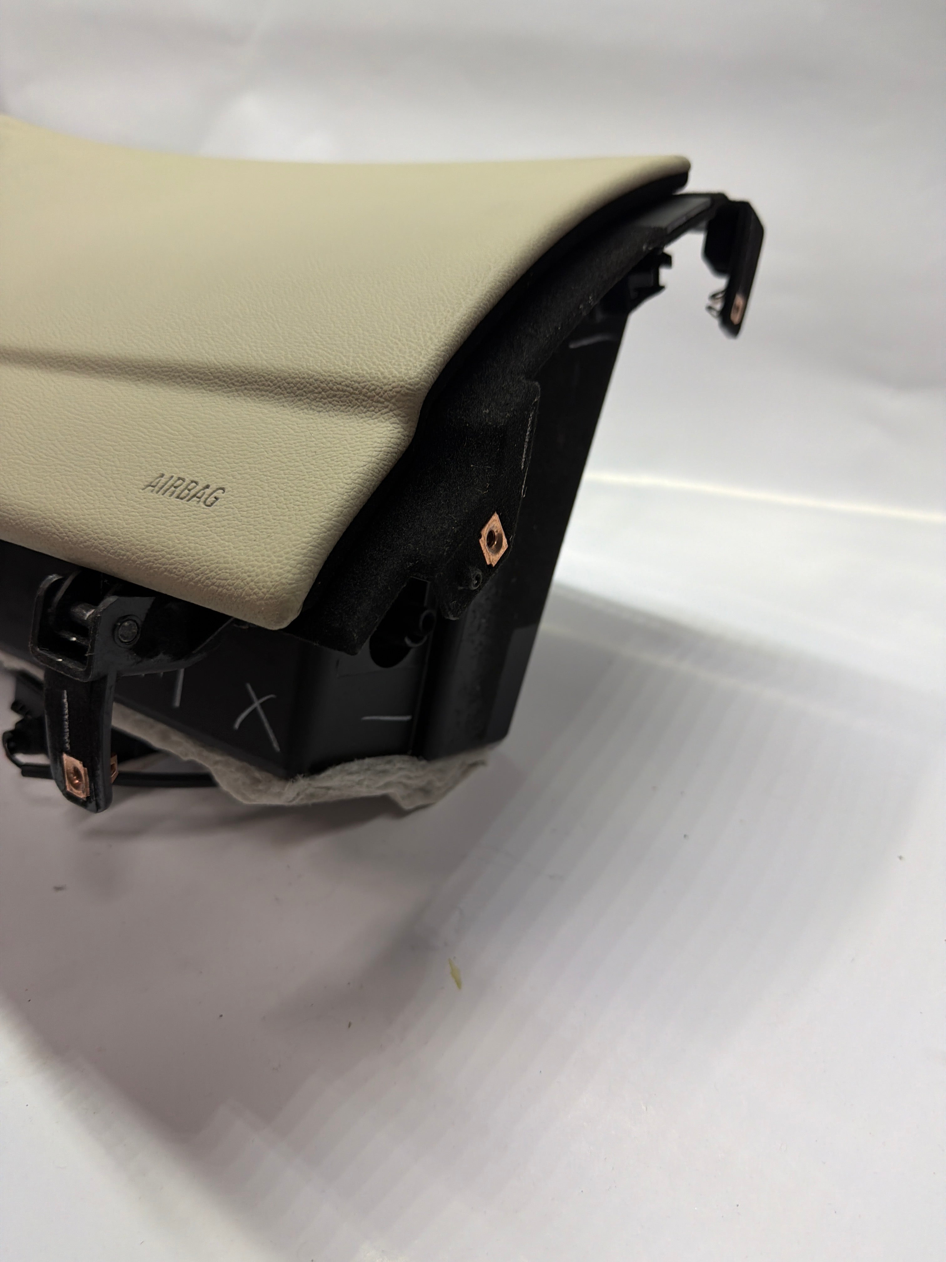 23158641 Shale Instrument Panel Compartment - GM GLOVE BOX 13-19 CADILLAC XTS
