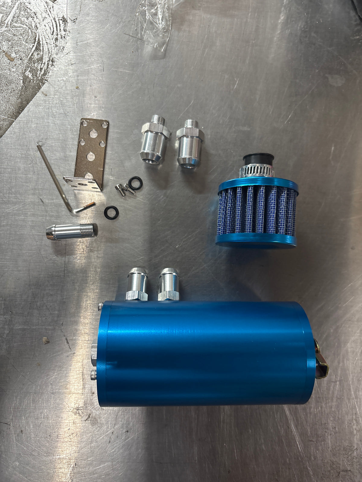 DNA Motoring Universal Blue Aluminum Oil Catch Can with Breather Filter - PT-ZTL-9044-BL