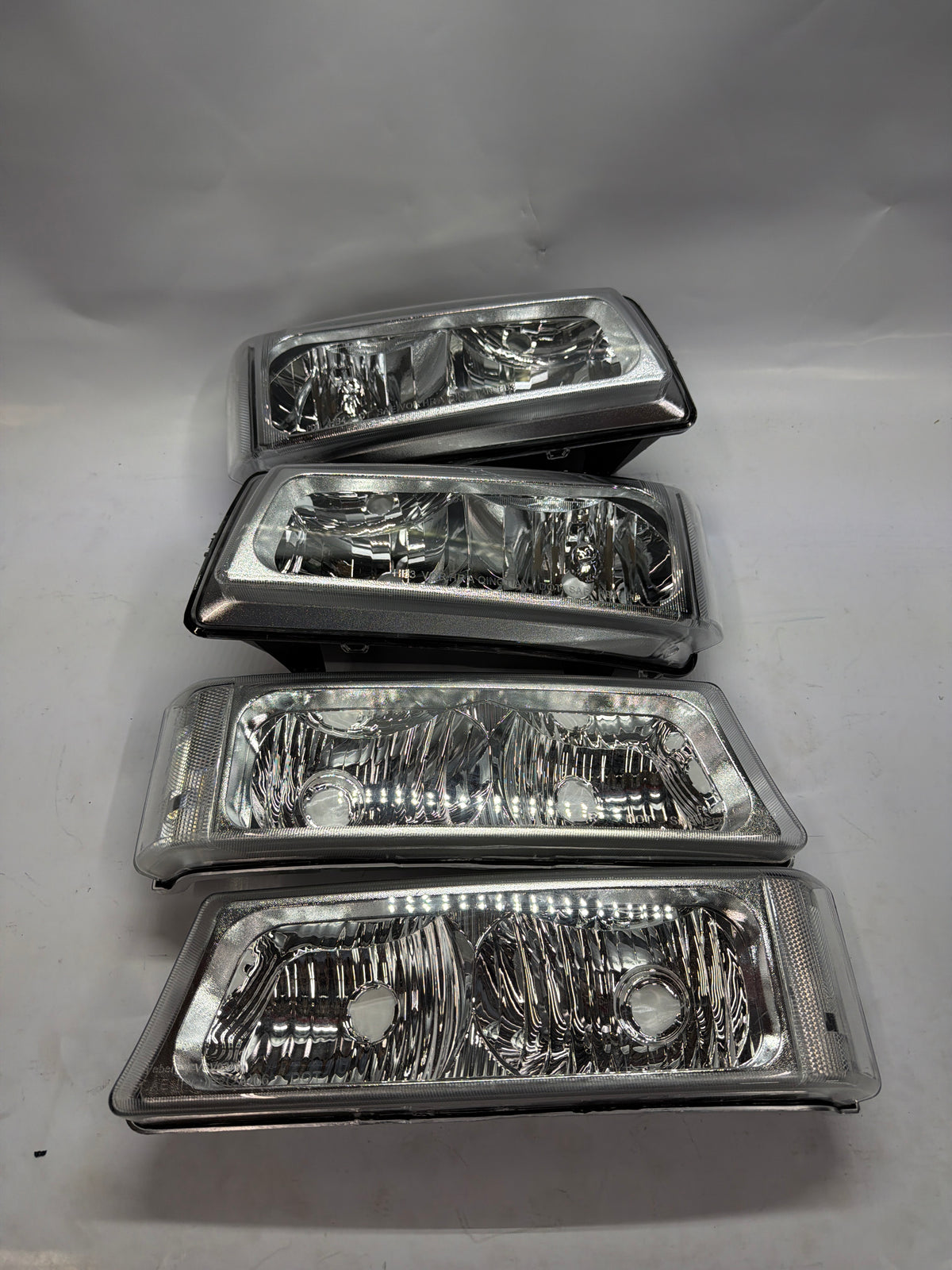 03-06 CHEVY SILVERADO / AVALANCHE chrome clear