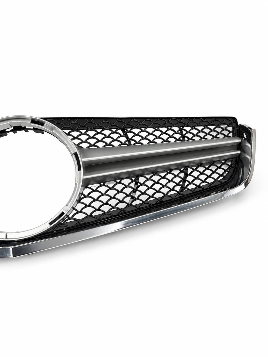 A012-SKD-USA-0057 — Front right detail — studio-edited product photo