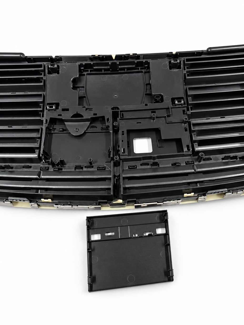 A012-SKD-USA-0086 — Rear center with loose cover — studio-edited product photo