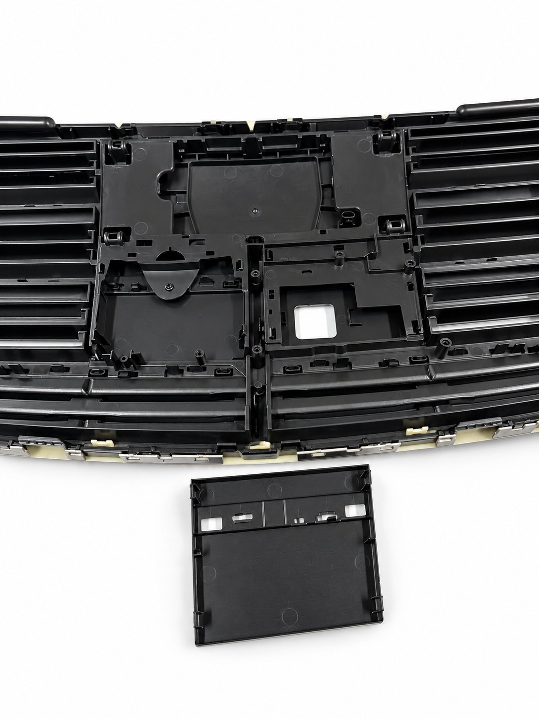 A012-SKD-USA-0086 — Rear center with loose cover — studio-edited product photo