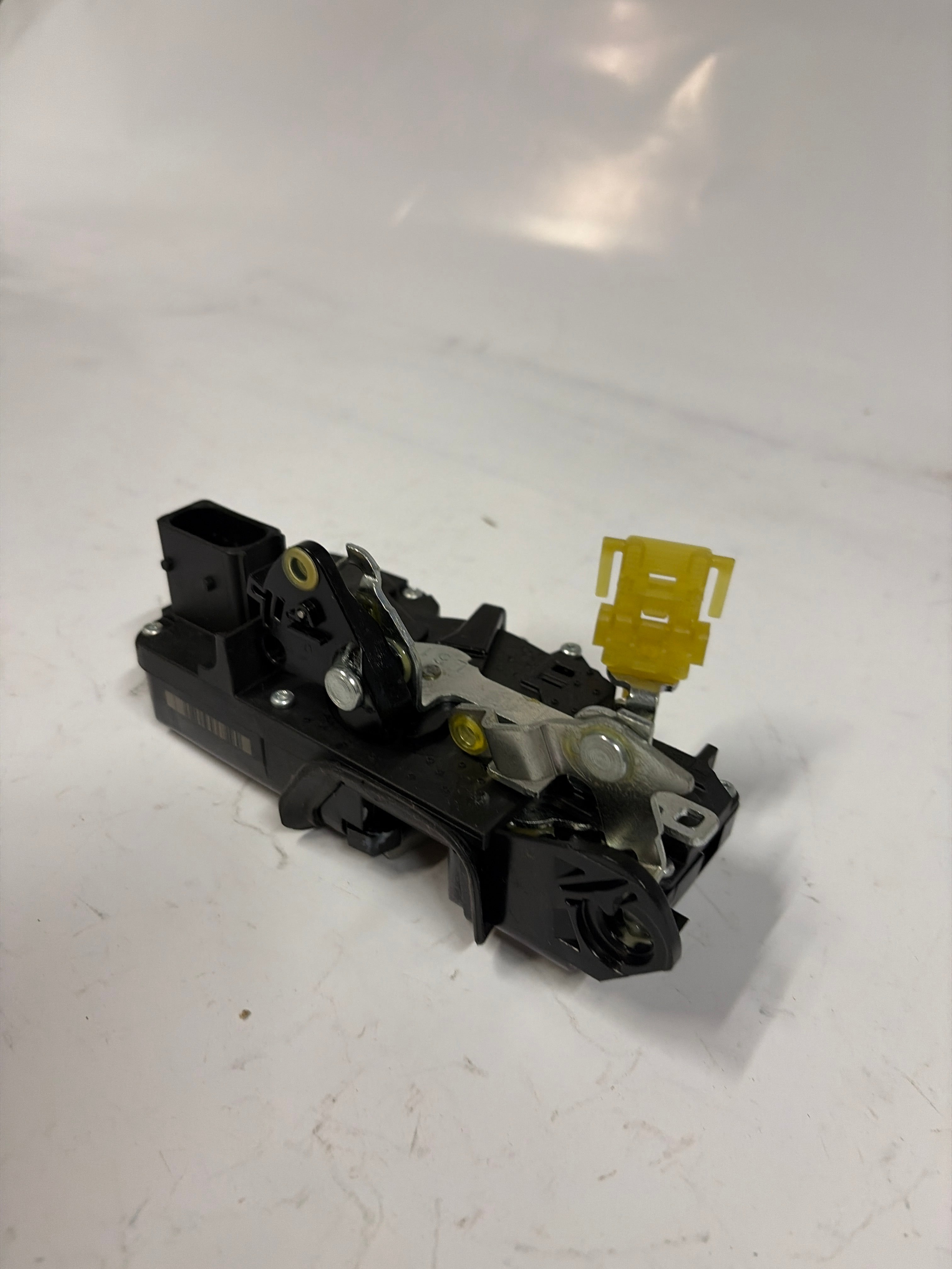 25955875 Front Left Door Lock Actuator Motor for Pontiac Grand Prix 2004-2008