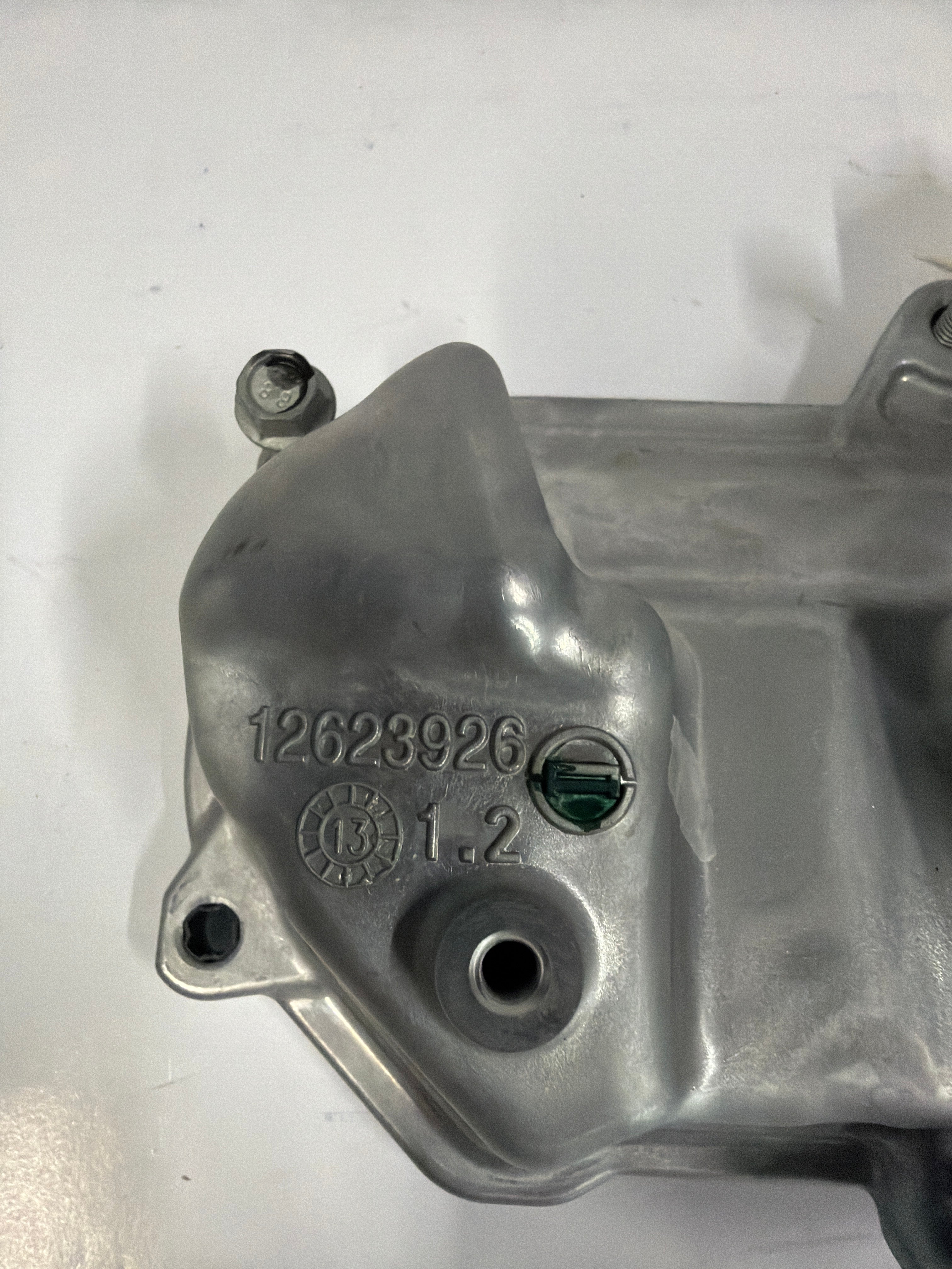 12619980 Valve Cover Left Gen V LT L83 L84 5.3L 6.2L L86 L87 2014-20 12692546