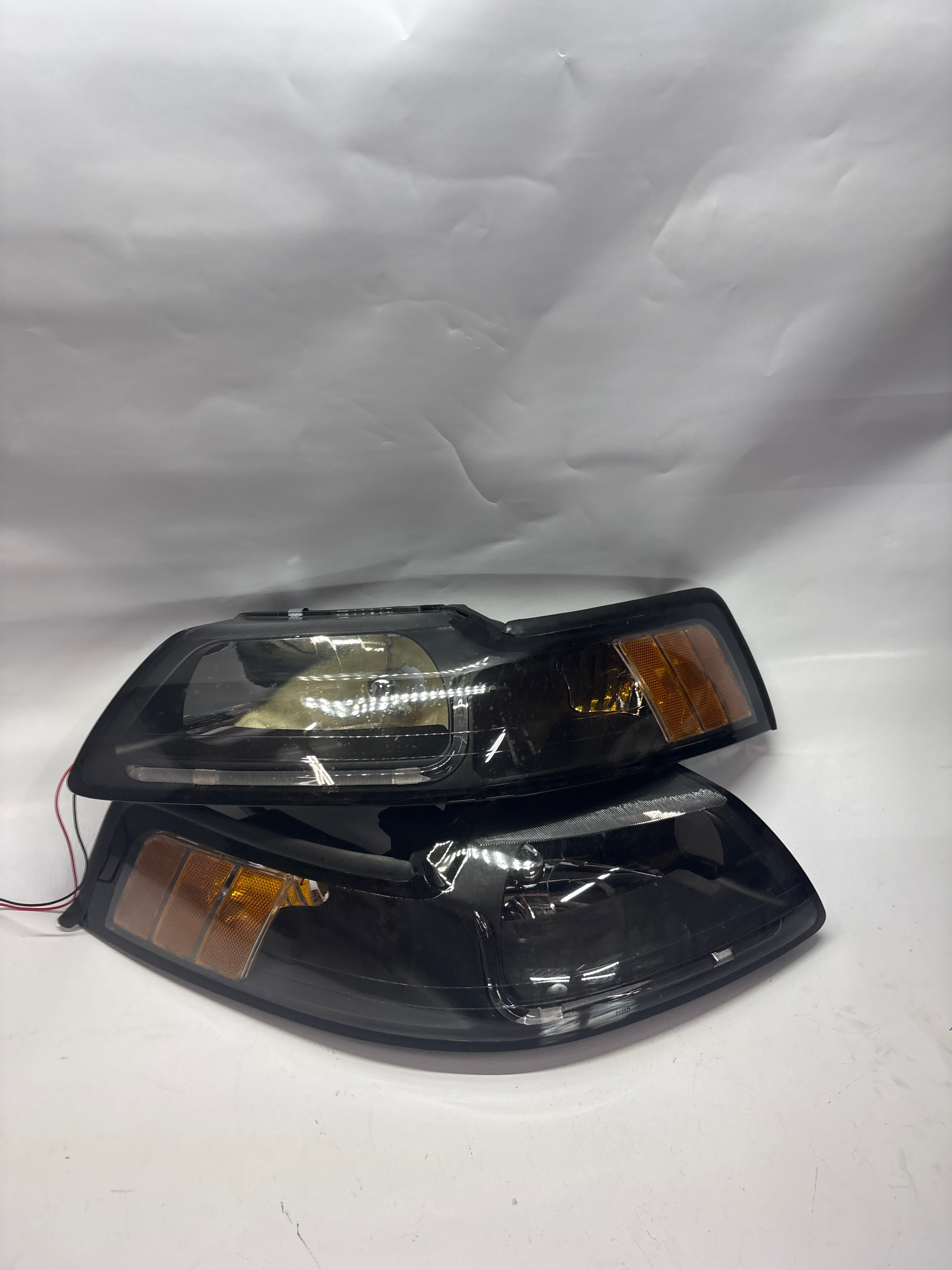 HL-LB-FM99-BK-AM-ASIS 99-04 Ford Mustang Black Amber LED Headlights USED