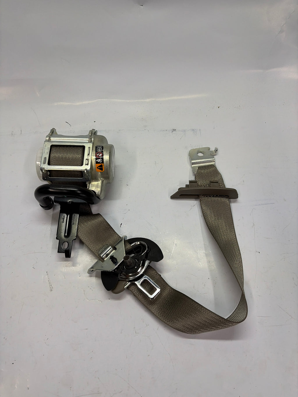 19351657 2015-2016 Chevrolet Silverado 1500 Right Passenger Seat Belt OEM A1