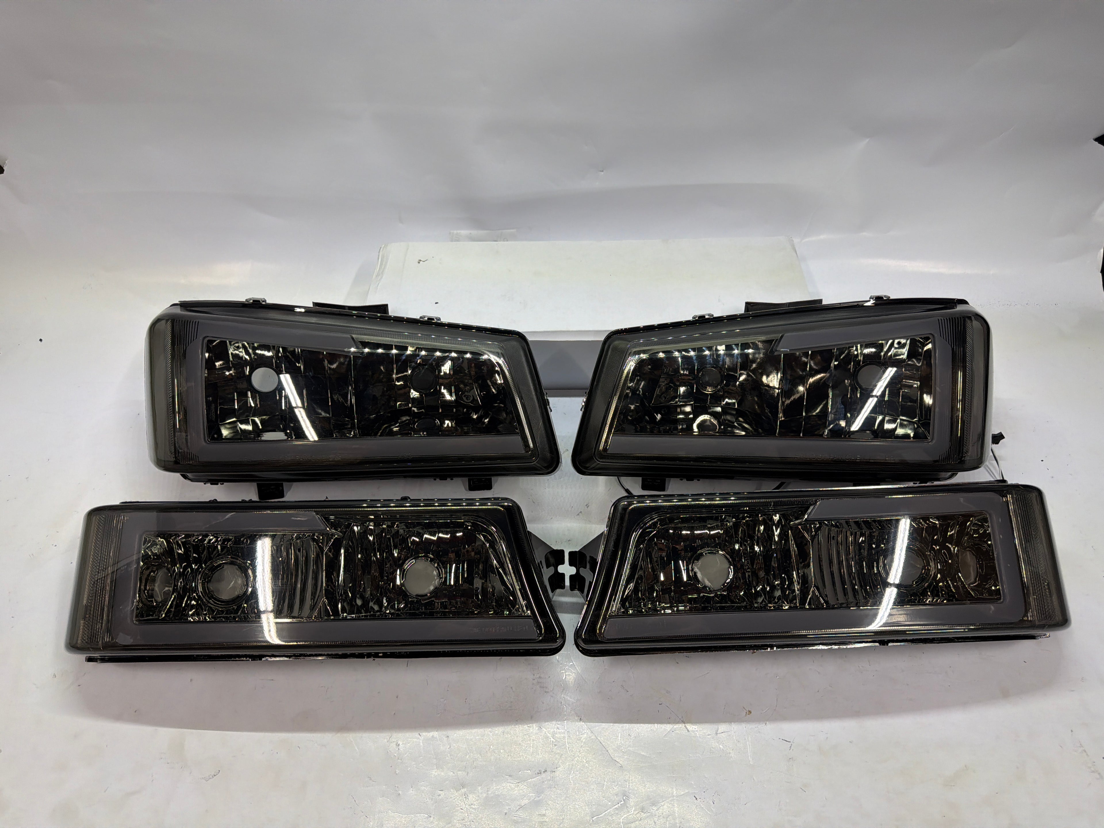03-06 CHEVY SILVERADO SMOKED CLEAR HEADLIGHTS LED 3D