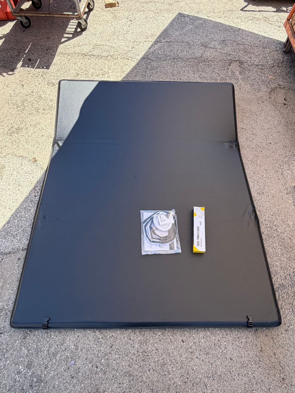 05-23 NISSAN FRONTIER 6FT SOFT BED TONNEAU COVER TRIFOLD
