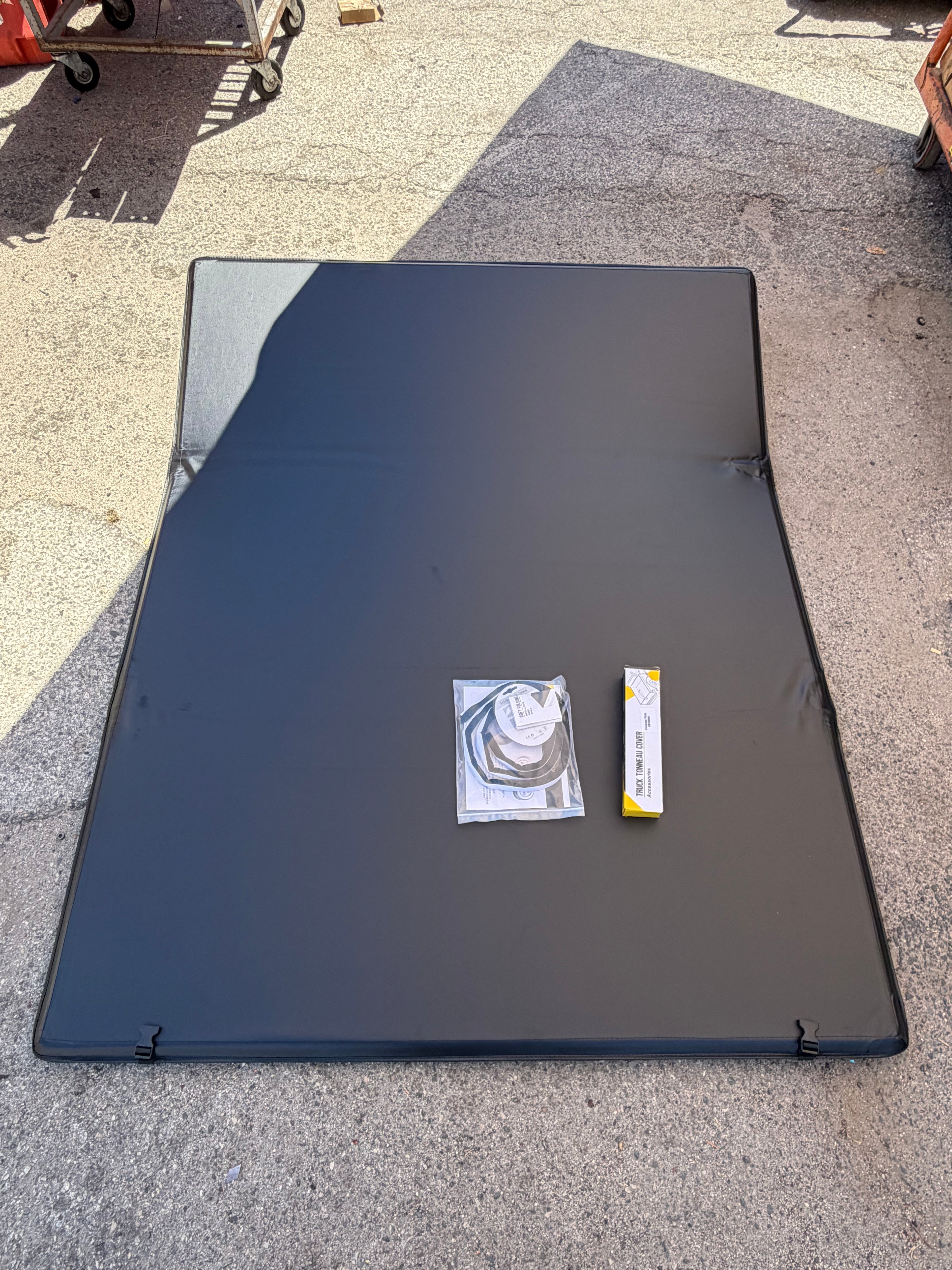 05-23 NISSAN FRONTIER 6FT SOFT BED TONNEAU COVER TRIFOLD