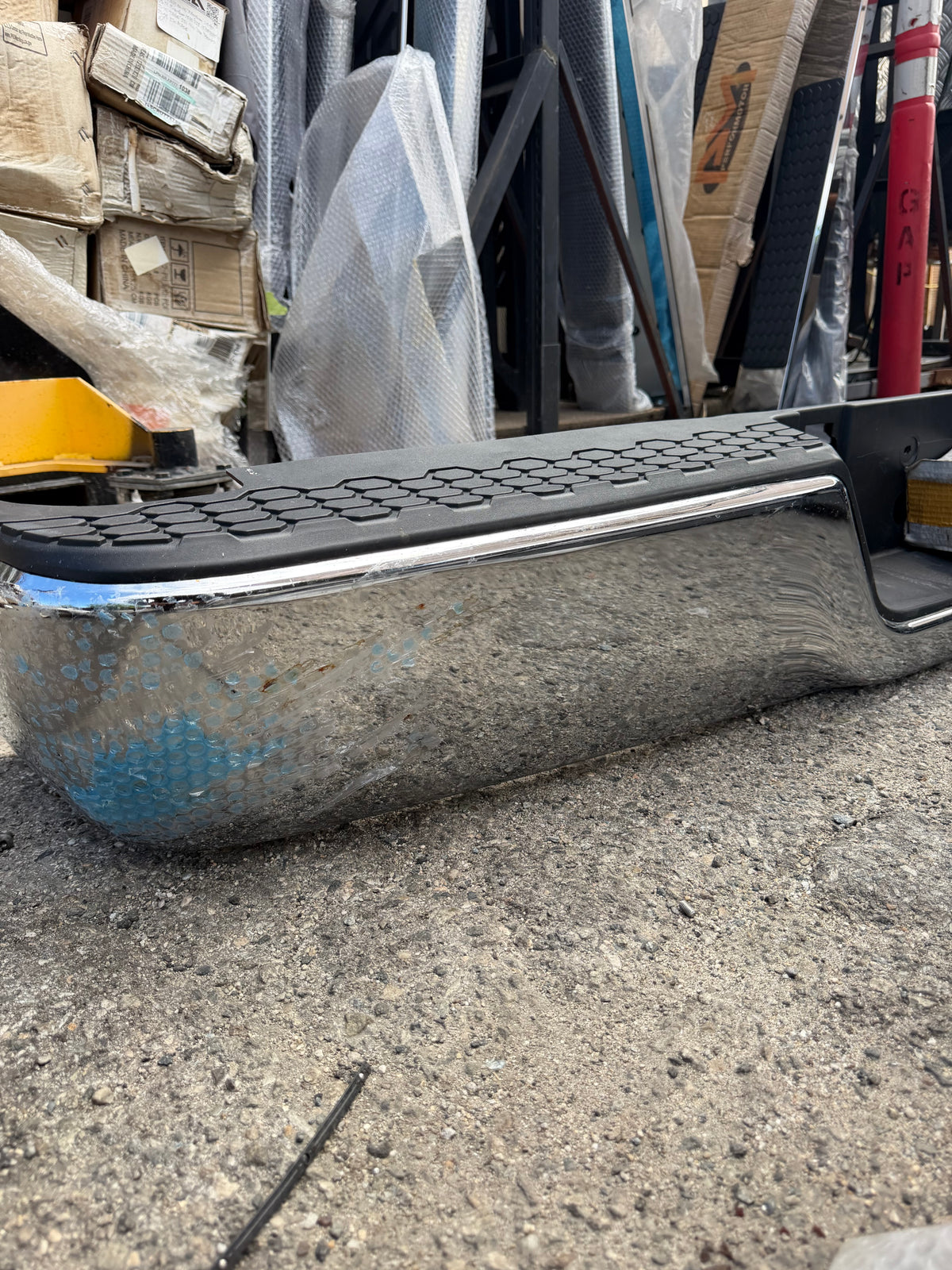 09-18 DODGE RAM 1500 CHROME REAR BUMPER NO SENSOR HOLES AS IS
