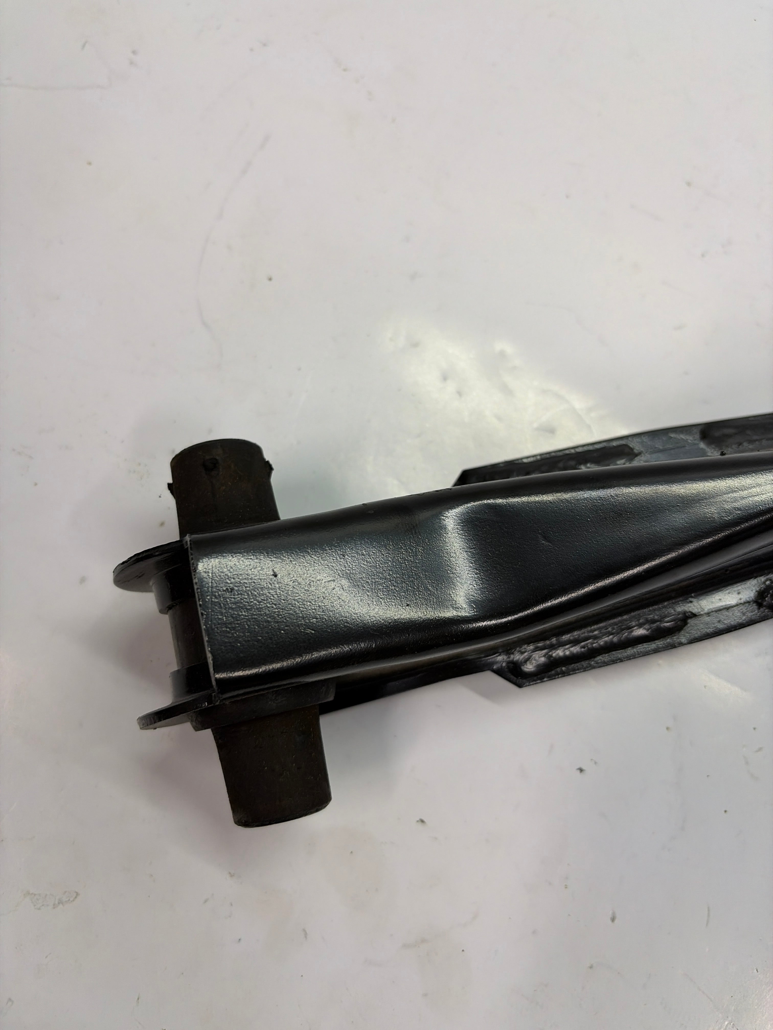 9231141 For Saturn L200/LW200/LW300 2001-2003 Suspension Lateral Arm Steel Powder Coated