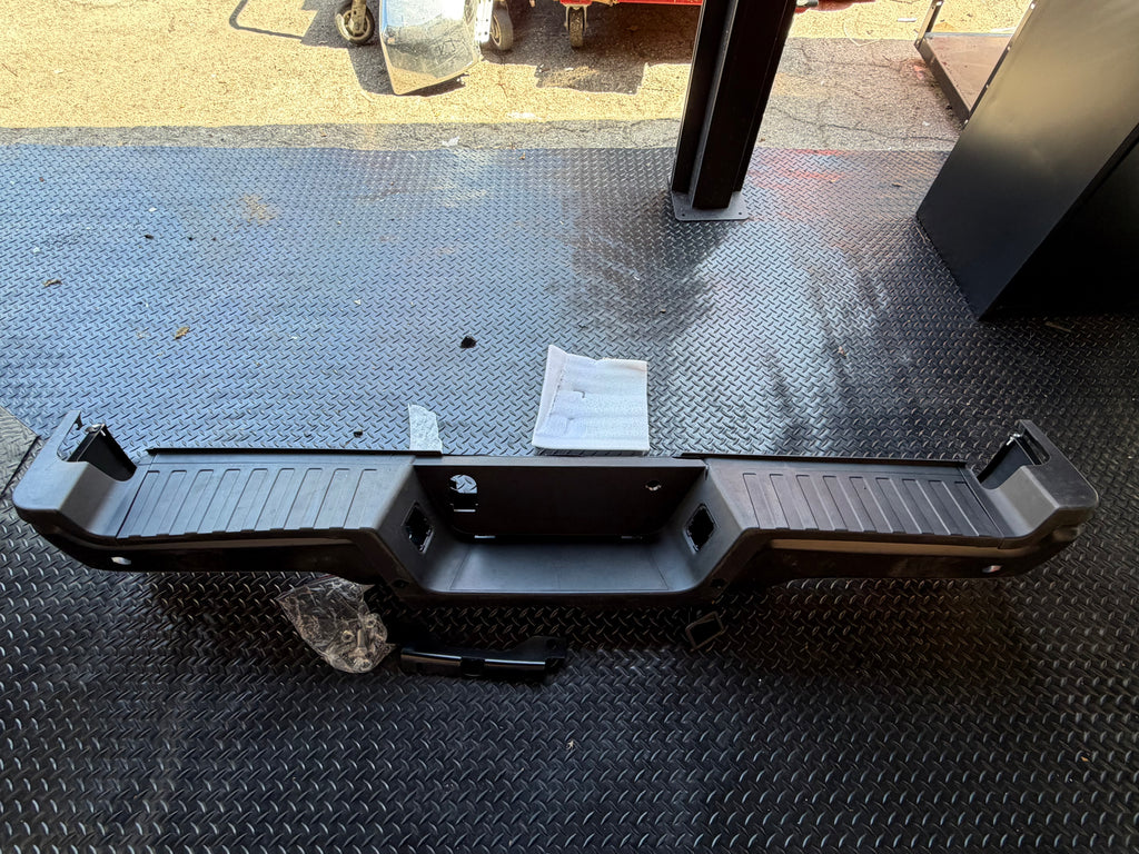 AS IS BUMPER FORD F-250 F-350 SUPER DUTY W LICENSE PLATE LAMPS
