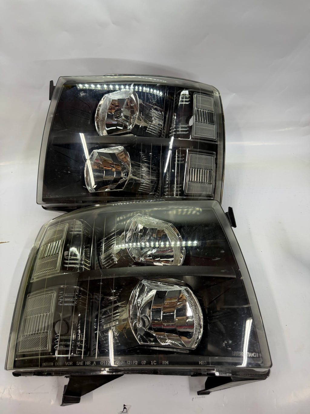 AS IS 07-13 CHEVY SILVERADO BLACK CLEAR HEADLIGHTS