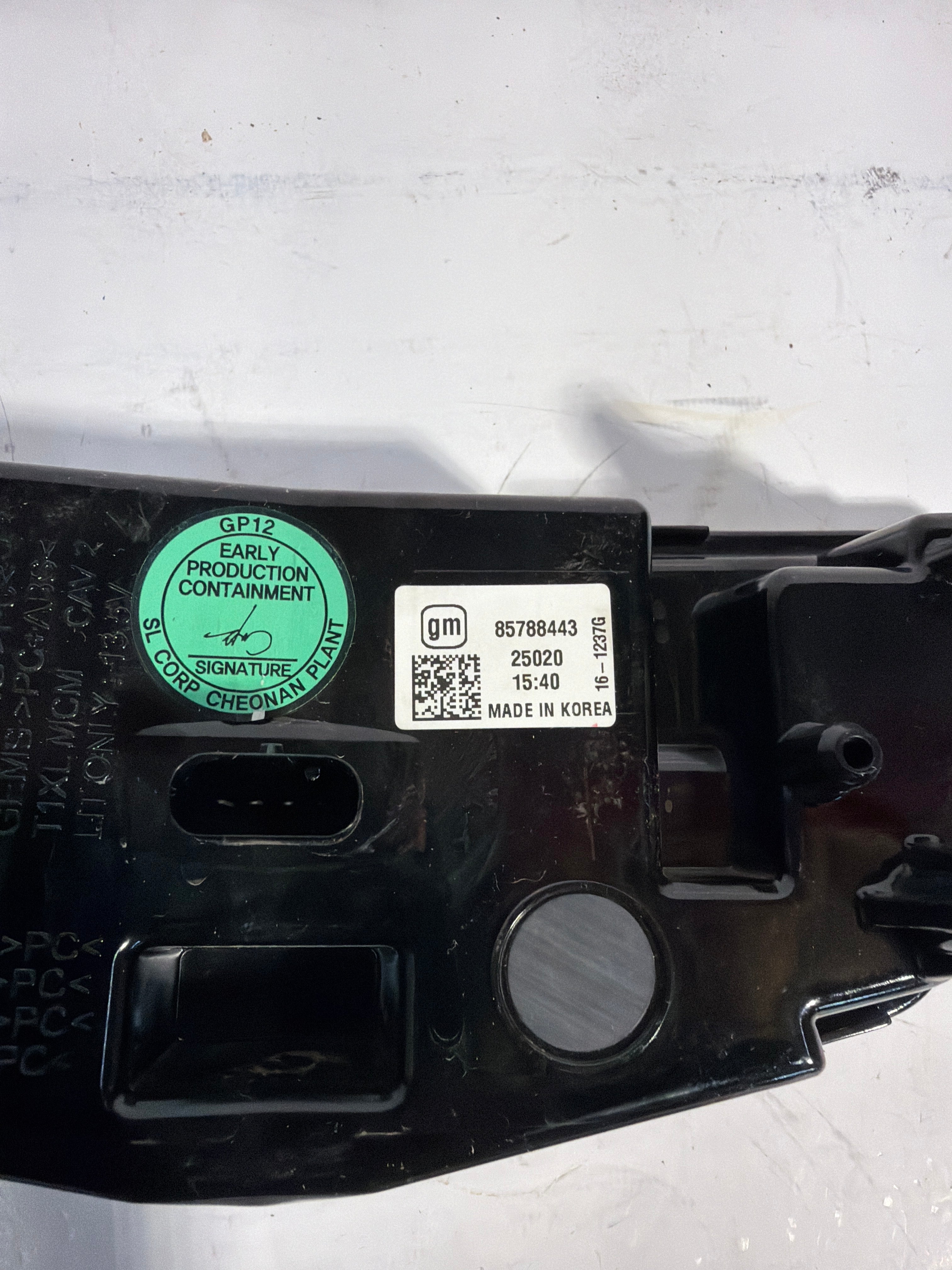 85788443 + 84380084 front LED and rear emblem for 2021-2026 Cadillac Escalade