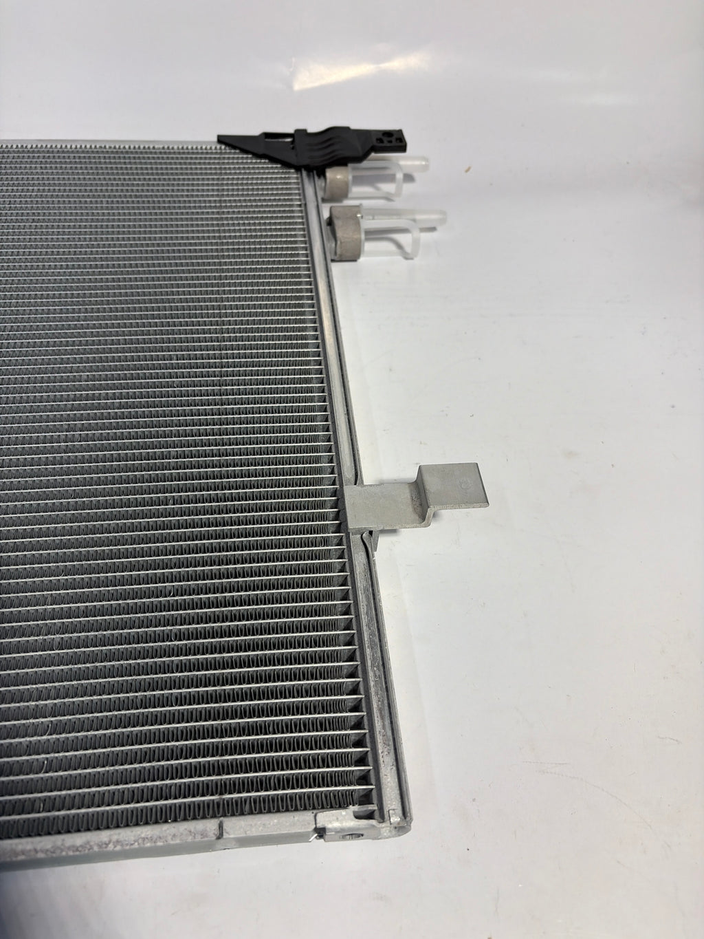 23455461 A/C Condenser For 2016-2023 Chevrolet Camaro Aluminum Core 84947859