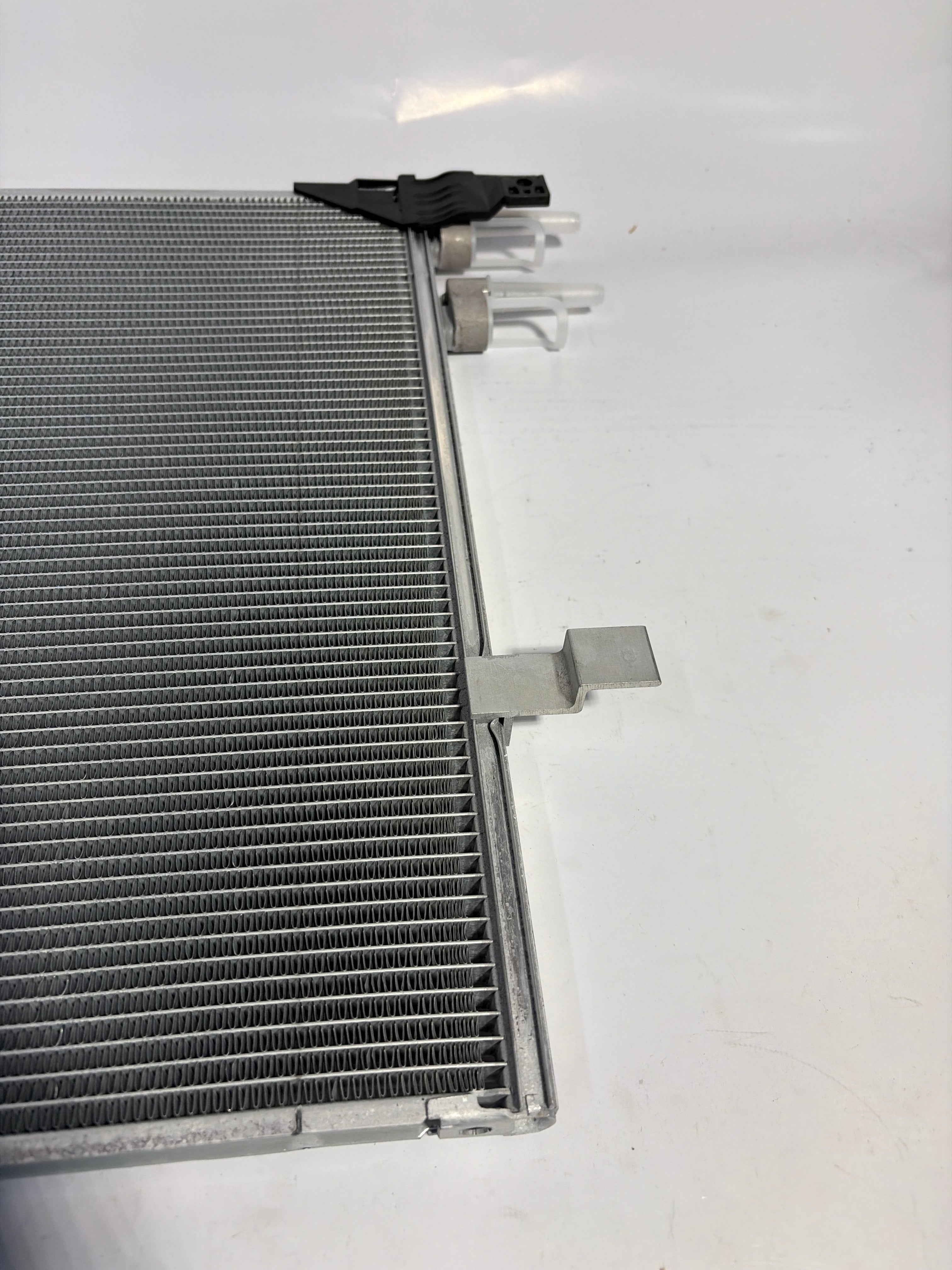 23455461 A/C Condenser For 2016-2023 Chevrolet Camaro Aluminum Core 84947859