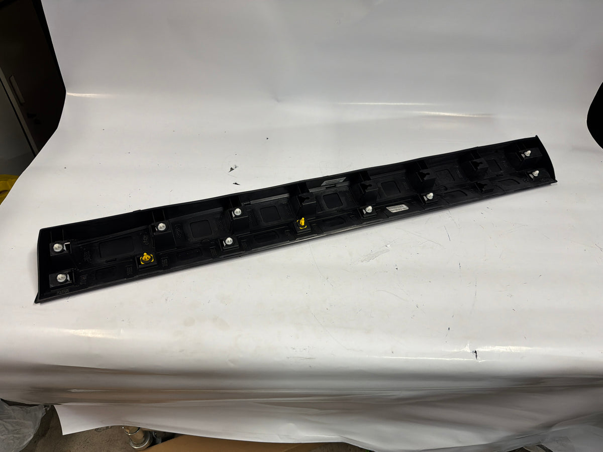 85617328 New Left Front Lower Door Trim Molding Black for Cadillac XT5 2017-2025