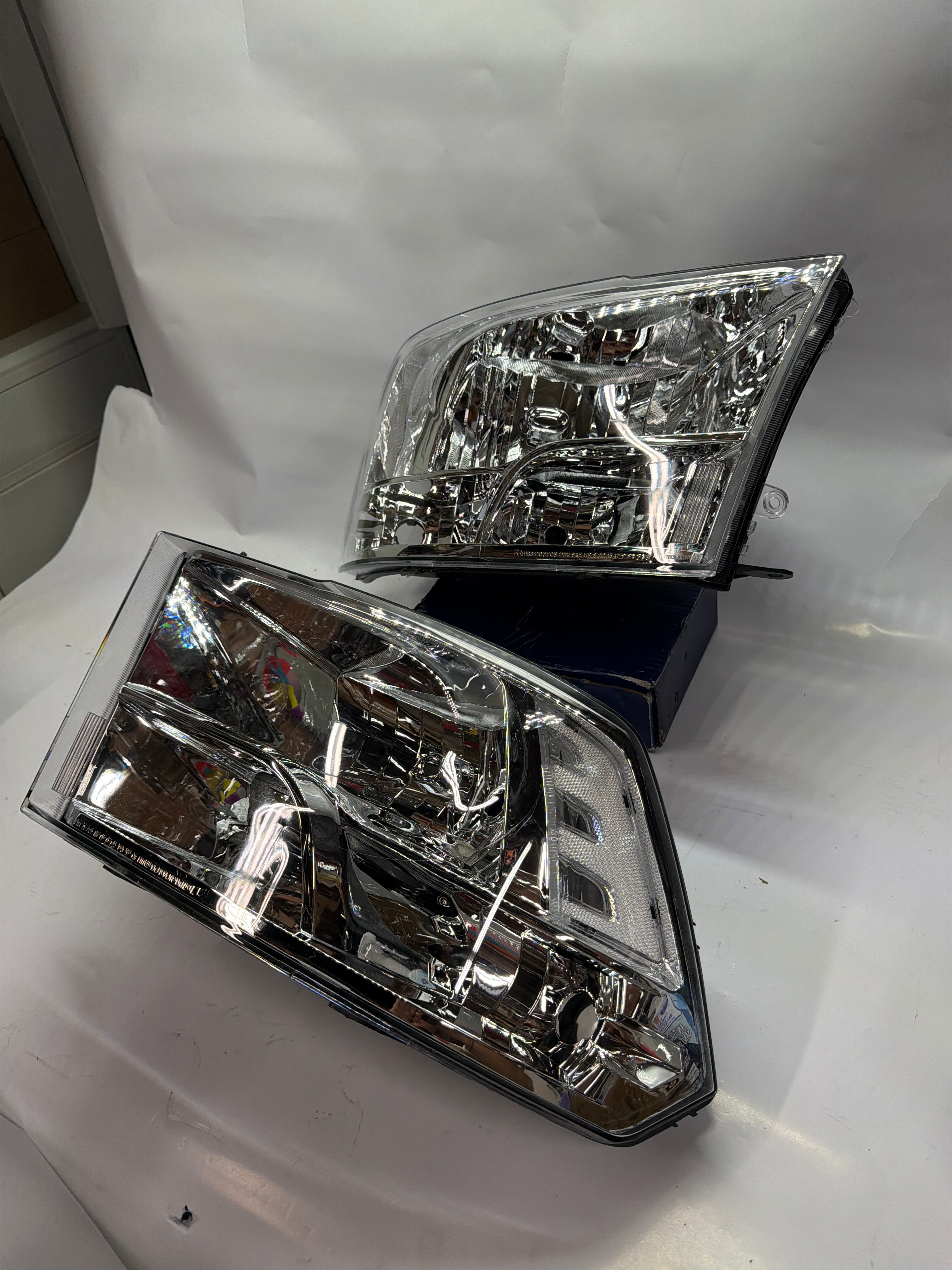 09-17 DODGE RAM 1500 10-17 DODGE RAM 2500 3500 CLEAR LENS CHROME HOUSING HEADLIGHTS