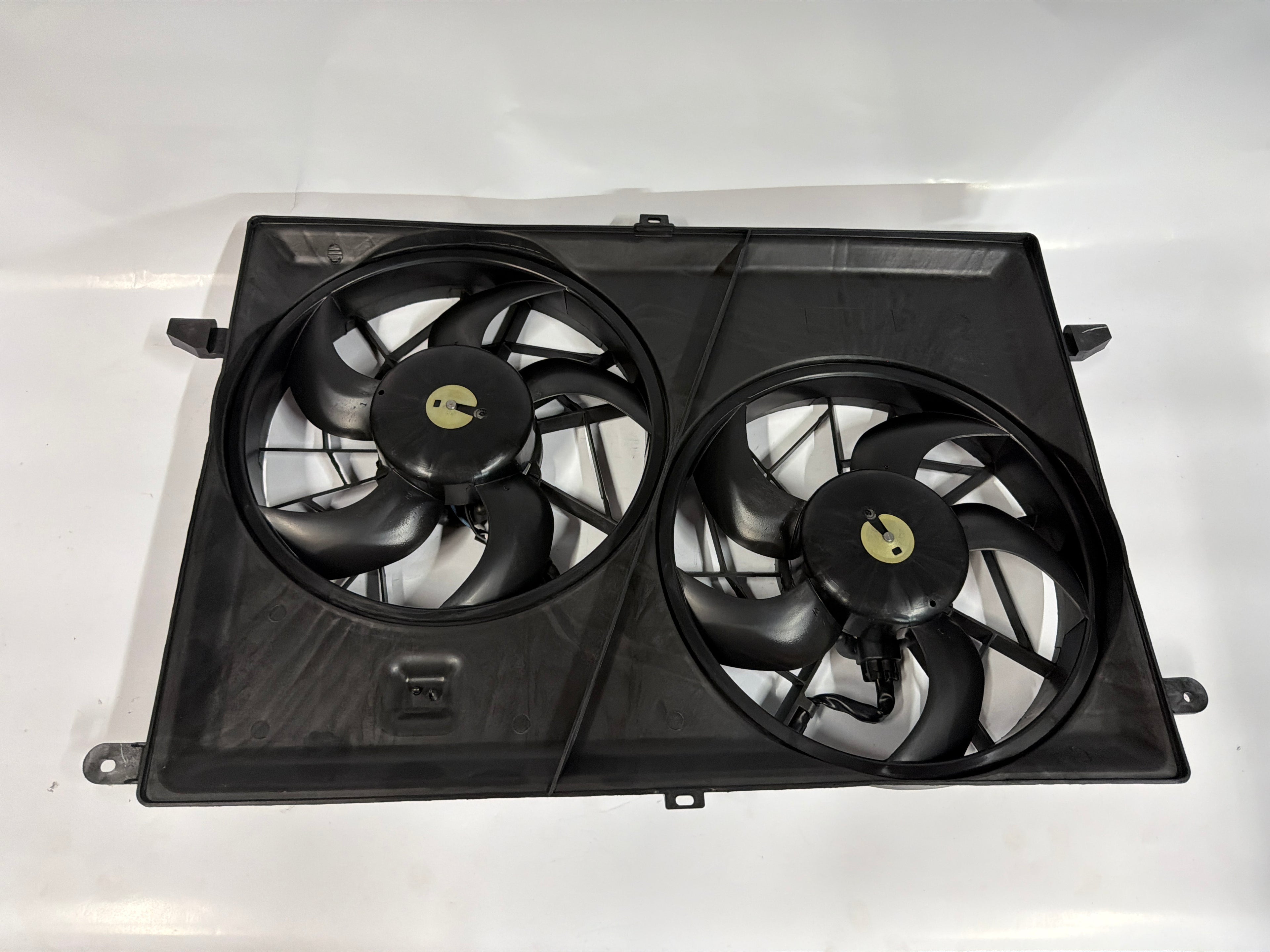 20972760 15-81657 AC Delco tCooling Fan Assembly for Chevy GMC Acadia Limited Enclave