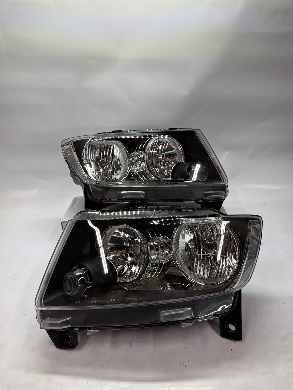 11-13 JEEP GRAND CHEROKEE BLACK HOUSING WITH CLEAR CORNER HEADLIGHTS
