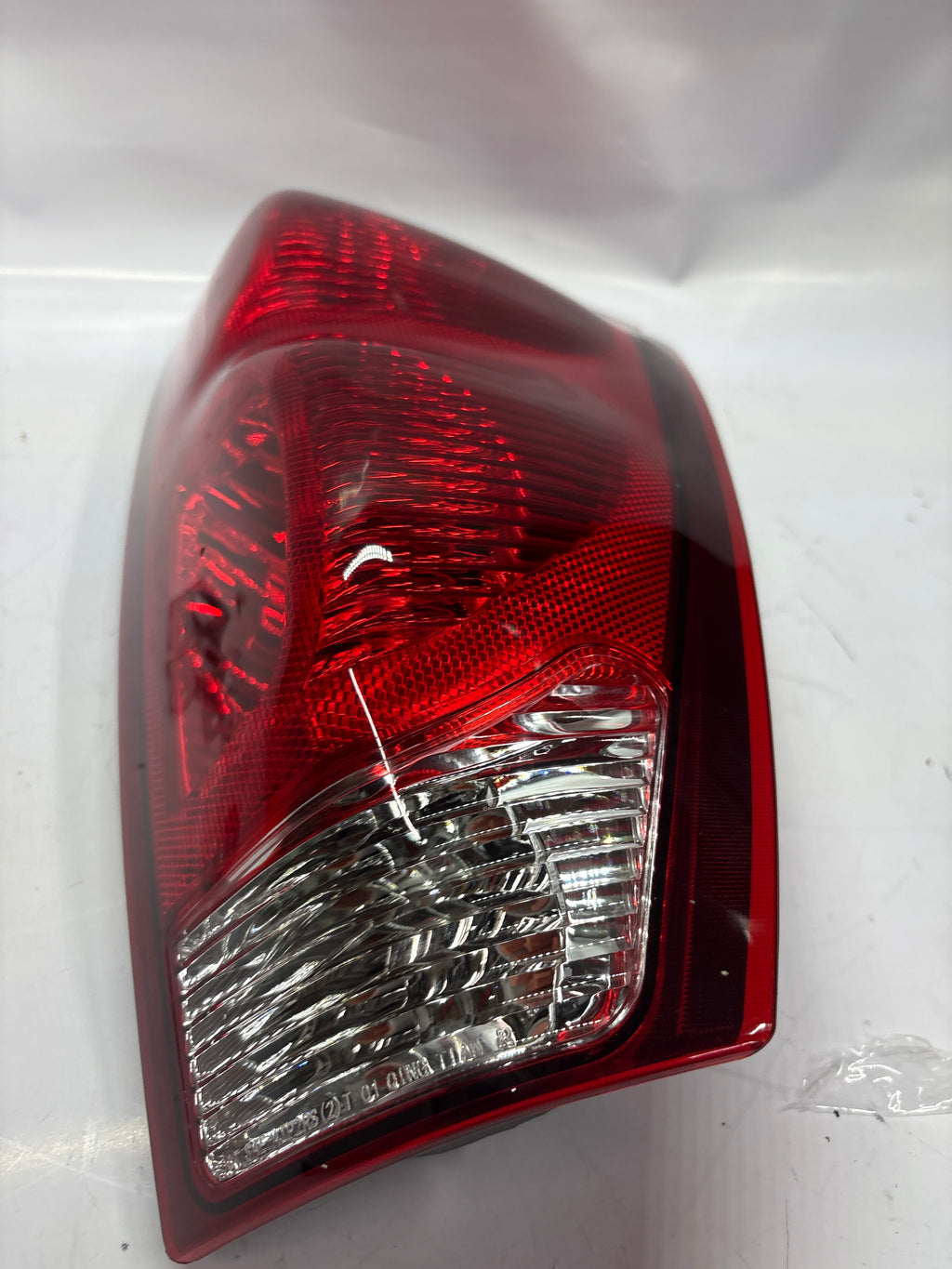 OEM-TL-091-R Factory Style Right Side Taillight Assembly 02-06 Chevy Avalanche 1500 2500