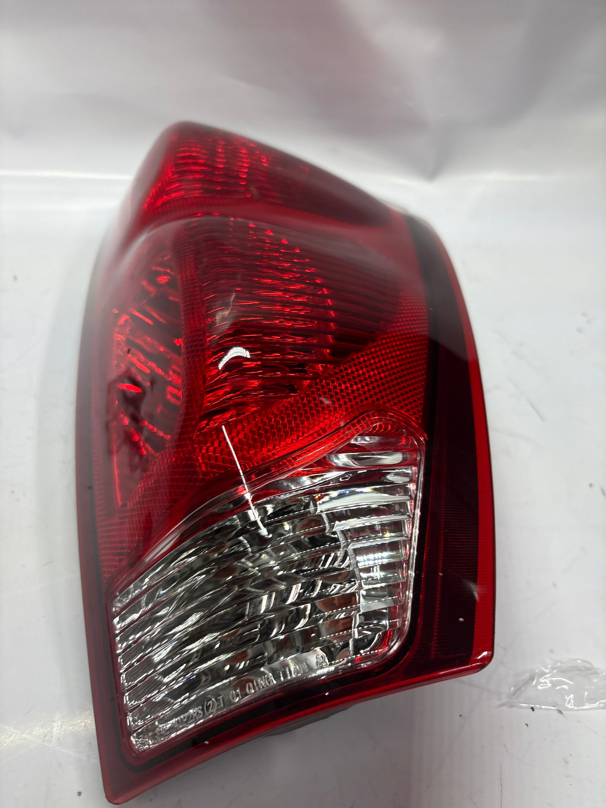 OEM-TL-091-R Factory Style Right Side Taillight Assembly 02-06 Chevy Avalanche 1500 2500