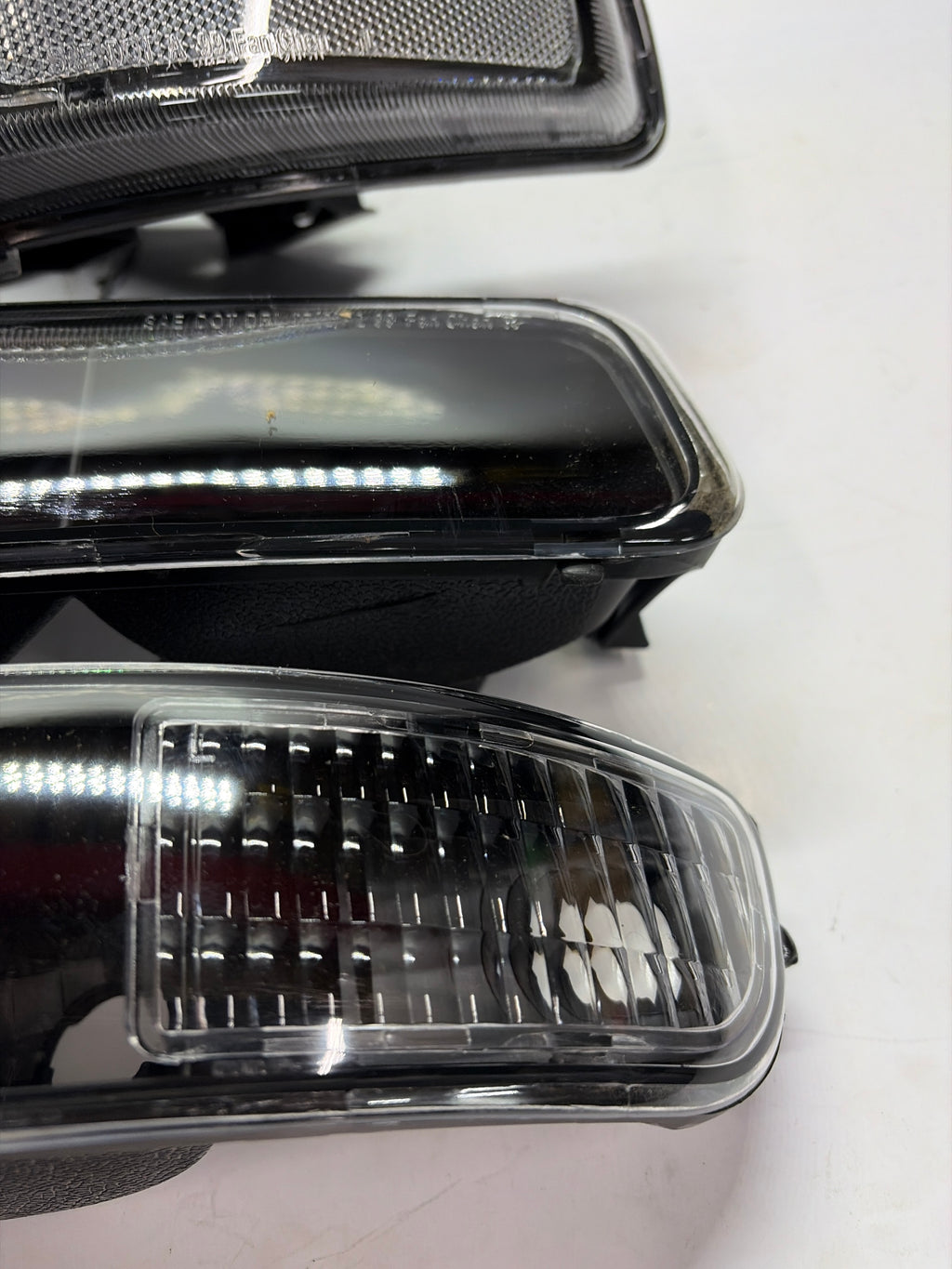 99-06 GMC SIERRA YUKON BLACK HOUSING WITH CLEAR LED