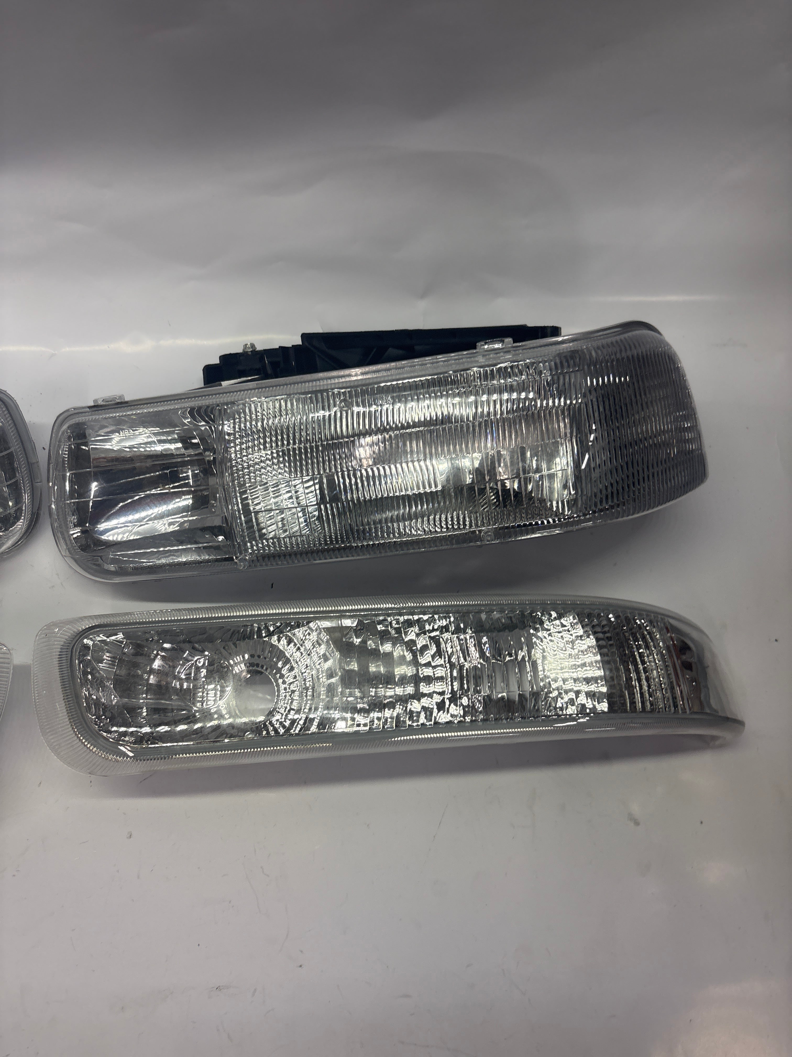 OB-HL-OH-CS99-4P-OEM 99-02 Chevy Silverado Chrome Amber OE Style Headlights Lens Slightly Scuffs