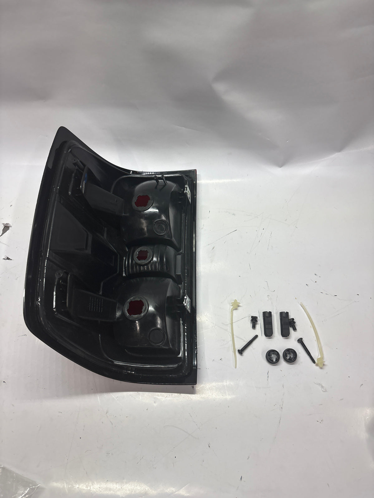 TL-ZTL-010-RD-L Tail Lights (Left) 14-19 Chevy Silverado 1500-3500HD,15-19 GMC Sierra 3500HD