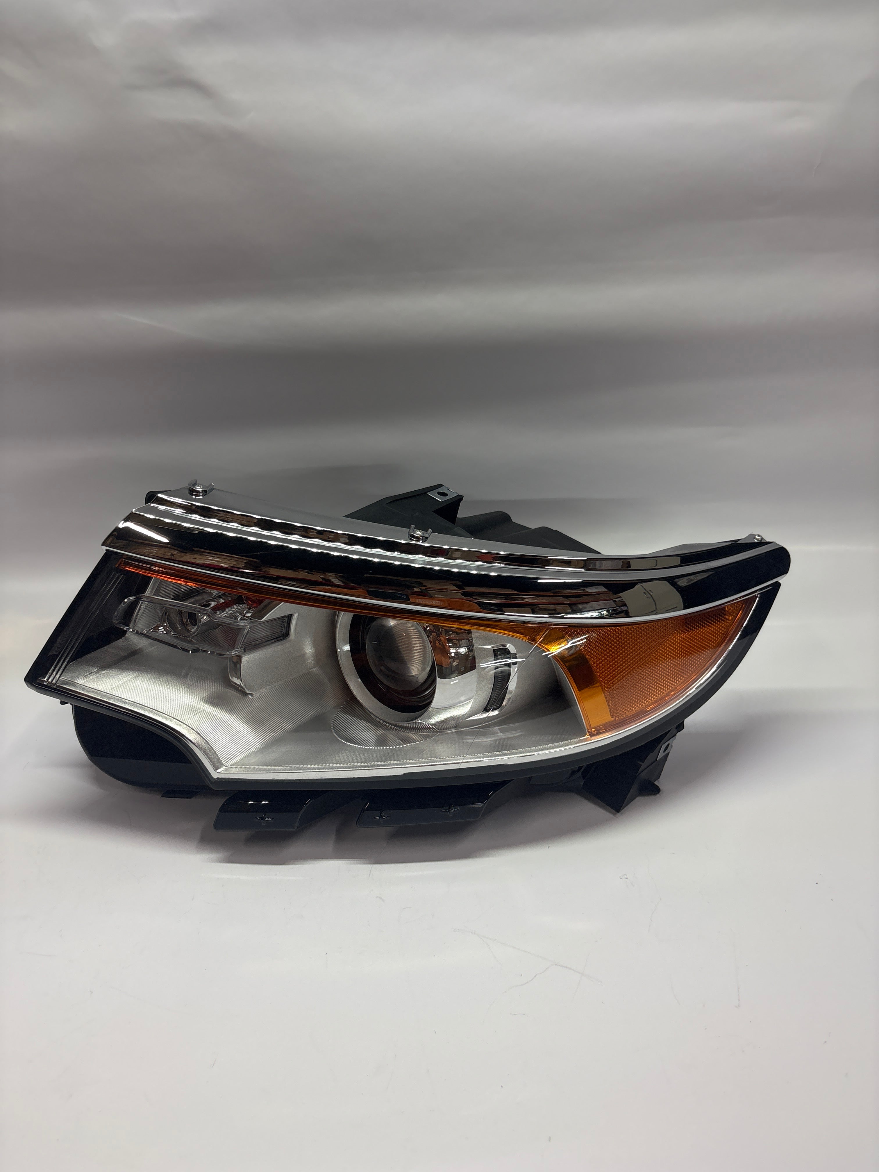 11-14 Ford Edge Driver Side Chrome Amber Headlight